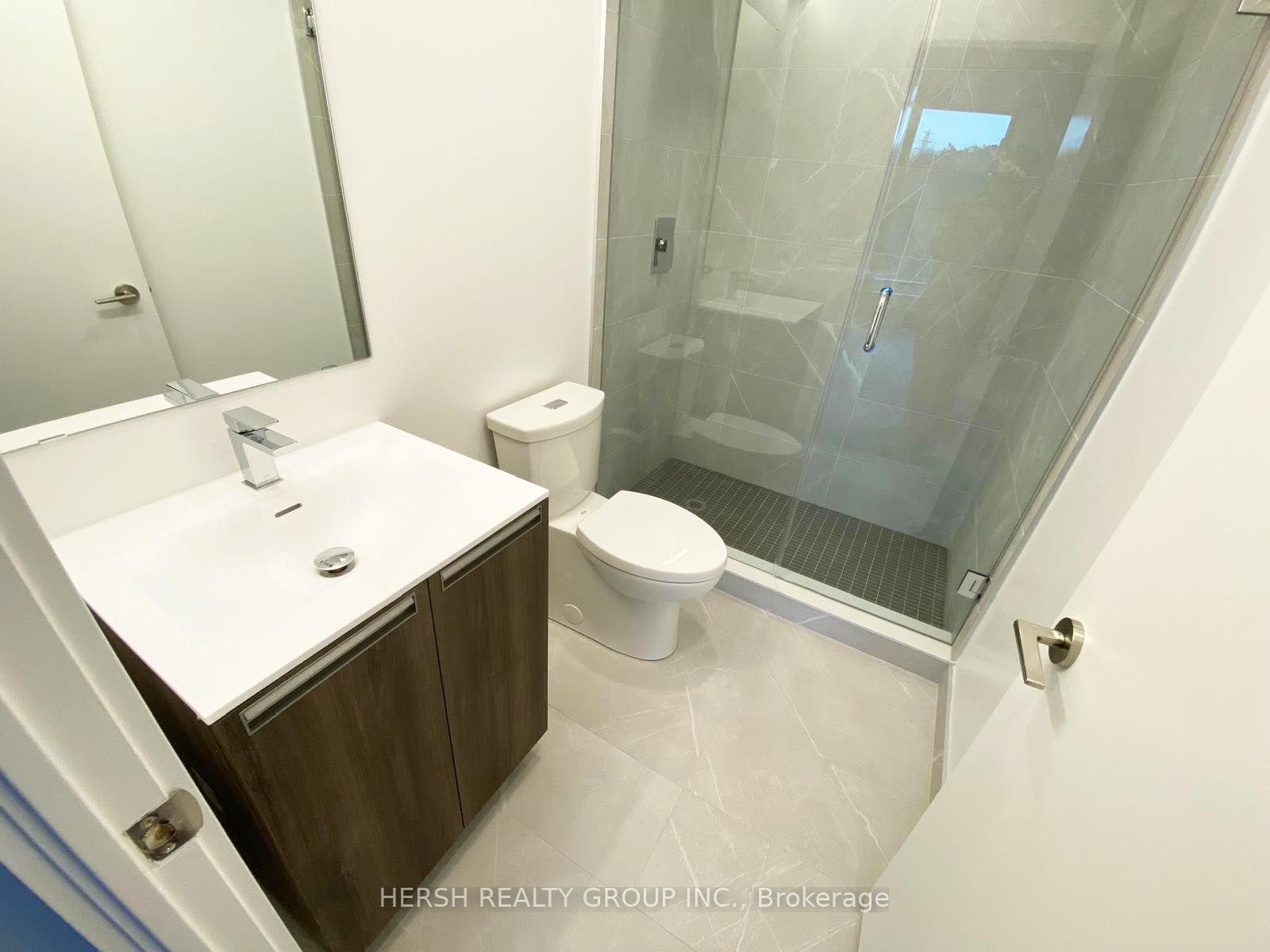 160 Kingsway Cres, #310
