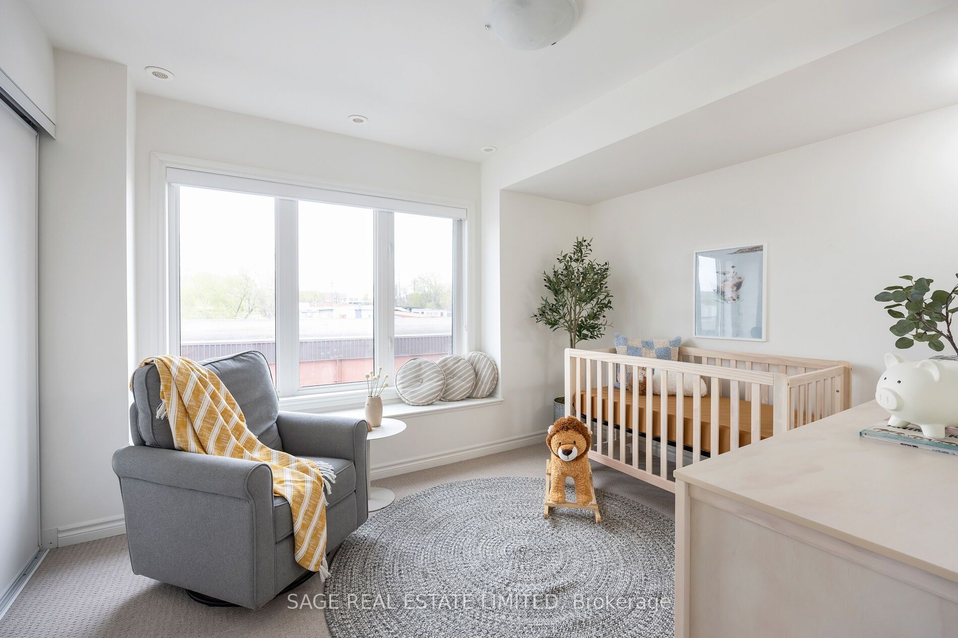 80 Eastwood Park Gardens, #9