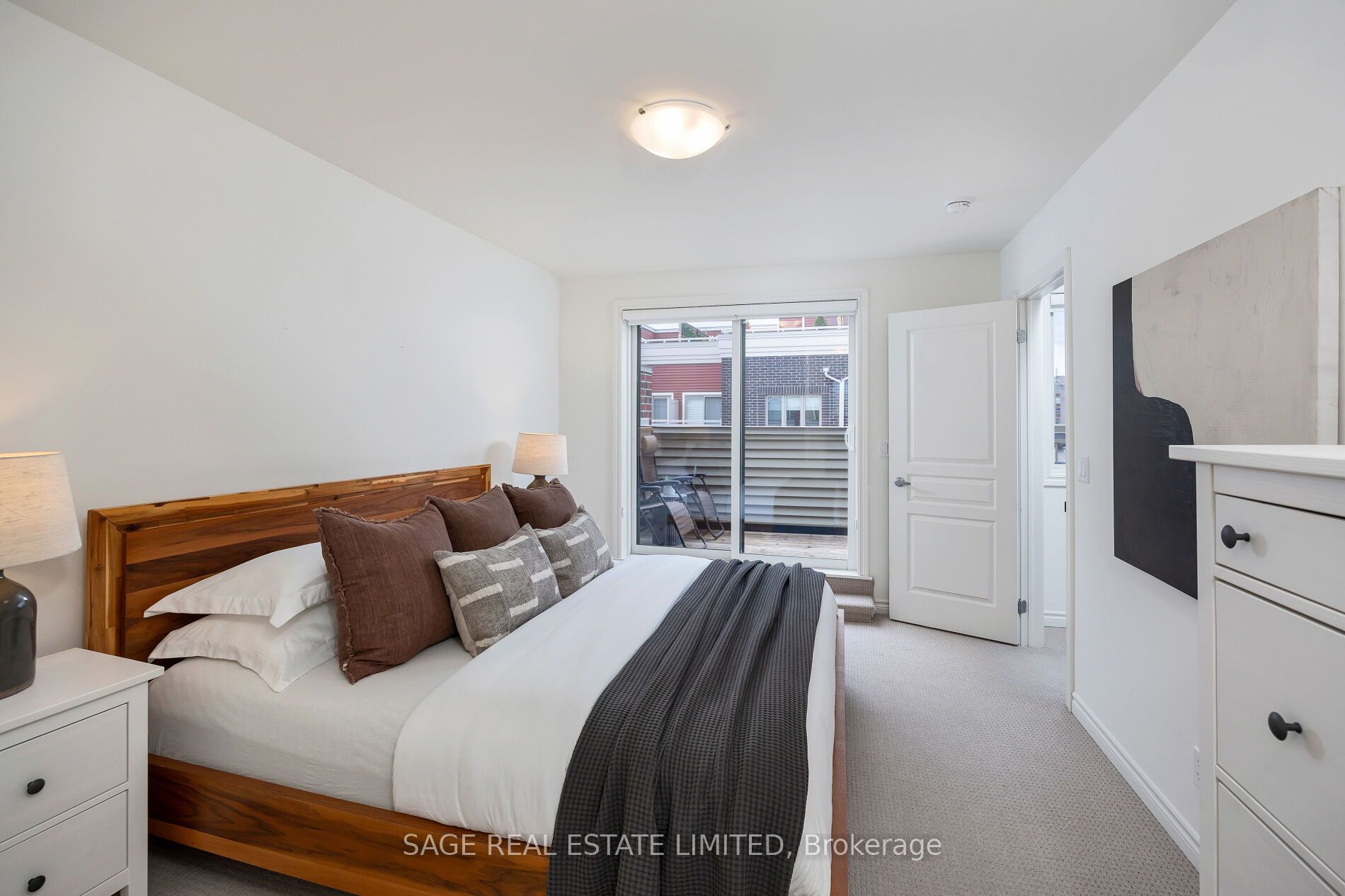 80 Eastwood Park Gardens, #9
