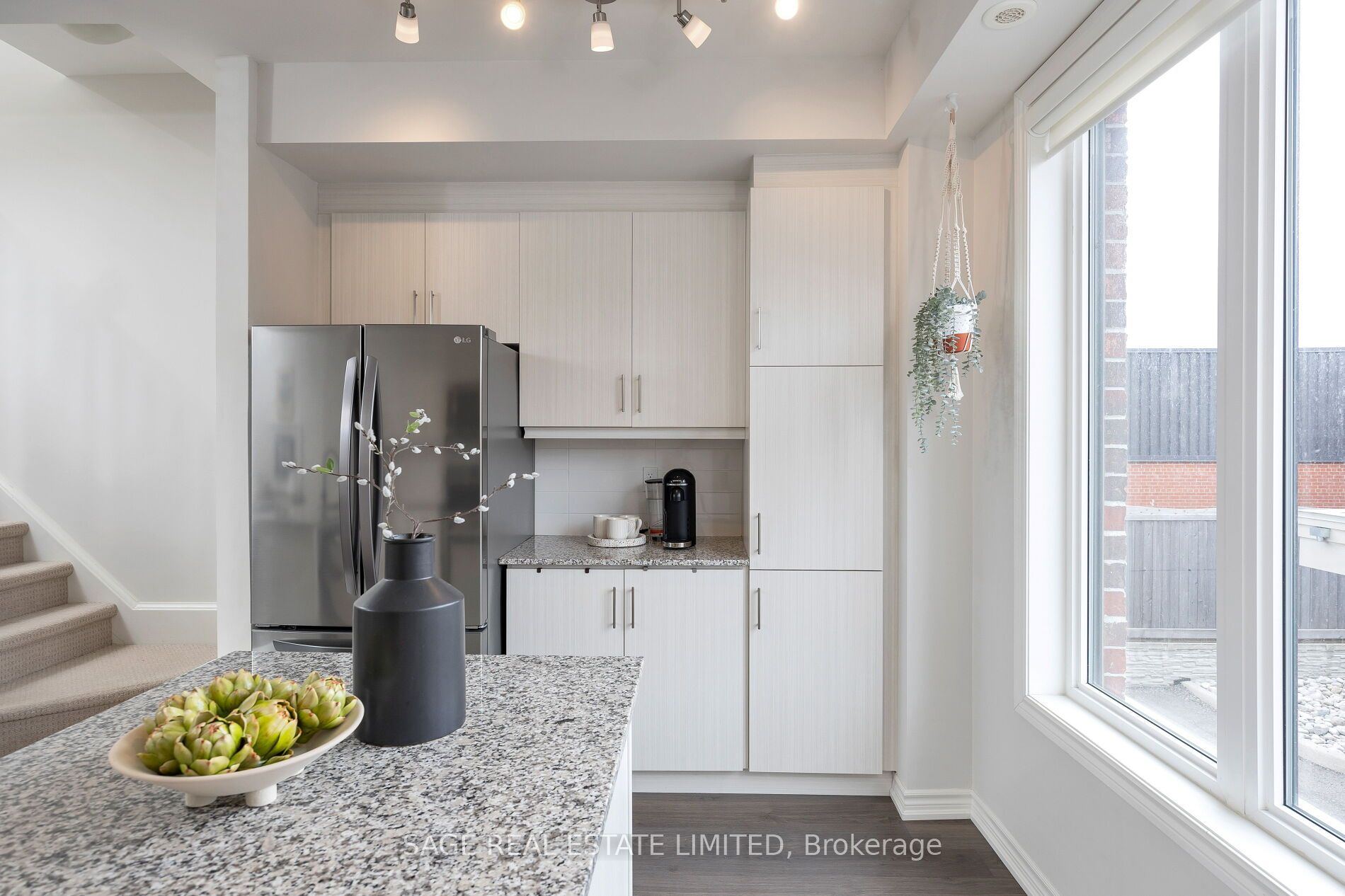 80 Eastwood Park Gardens, #9