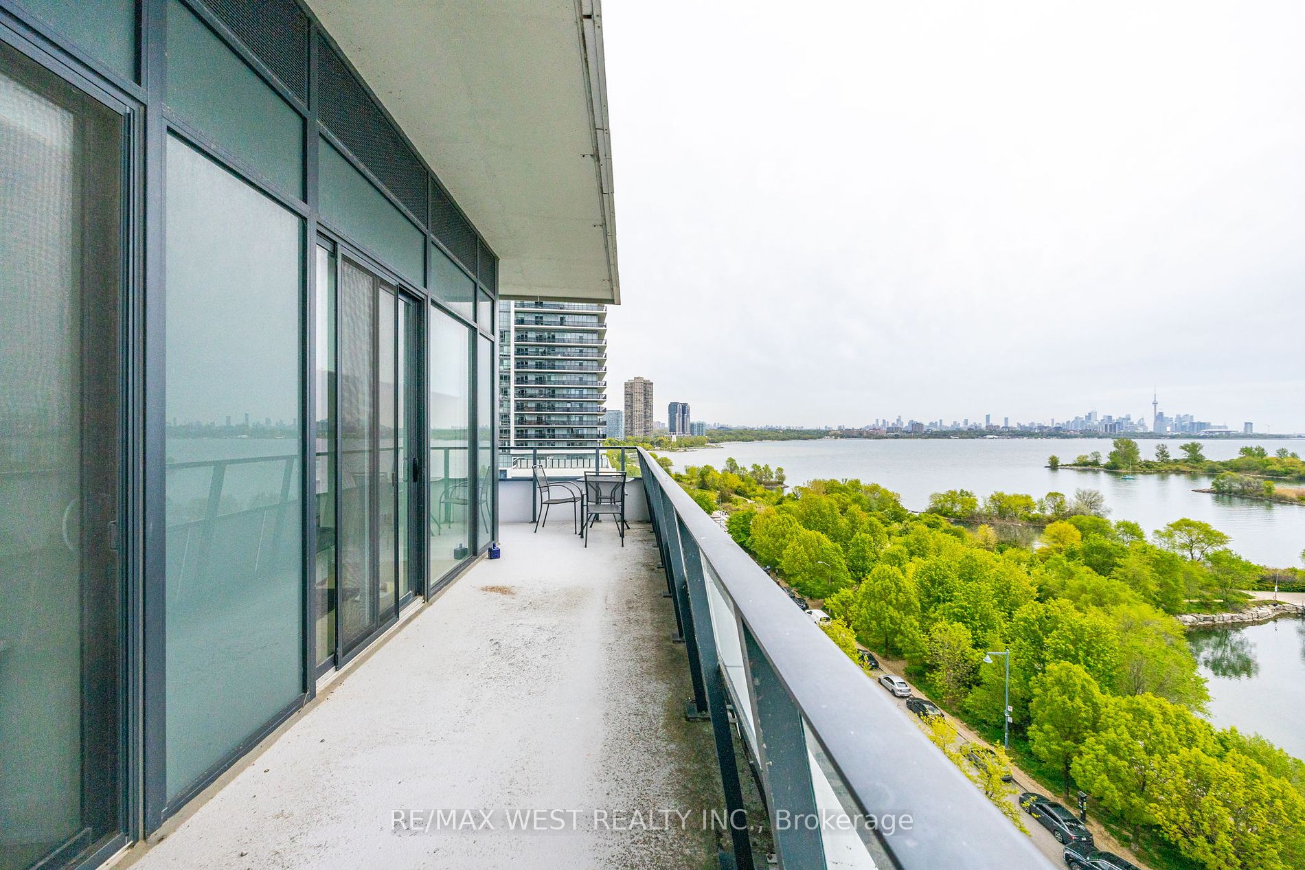 20 Shore Breeze Dr, #702