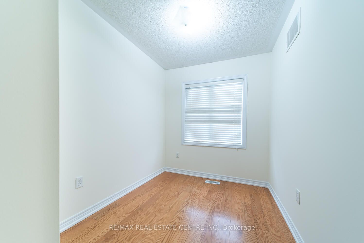 1449 Granrock Crescent
