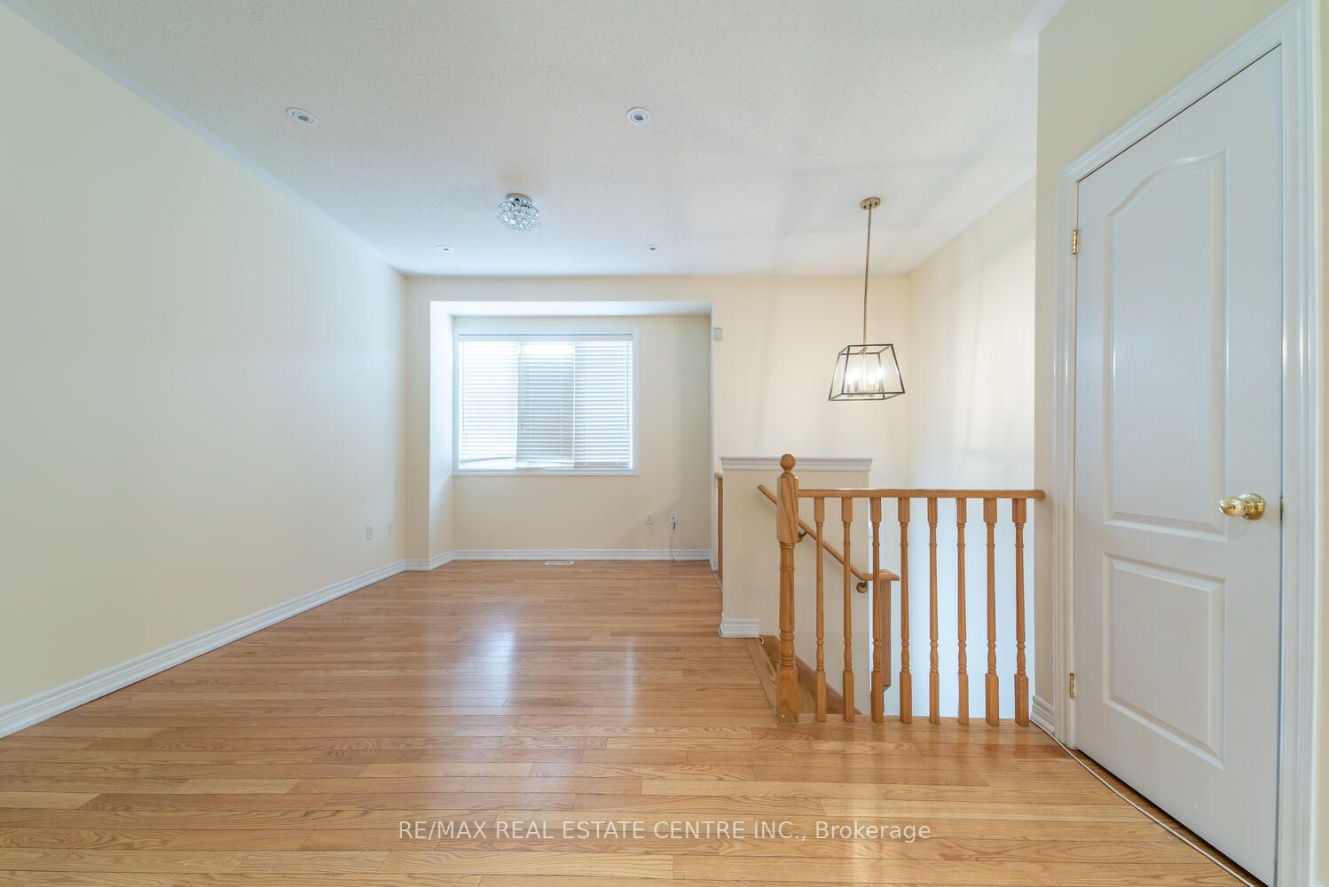 1449 Granrock Crescent