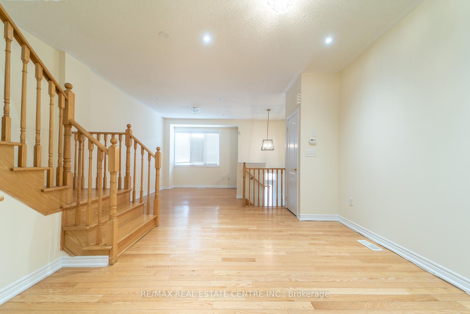 1449 Granrock Crescent