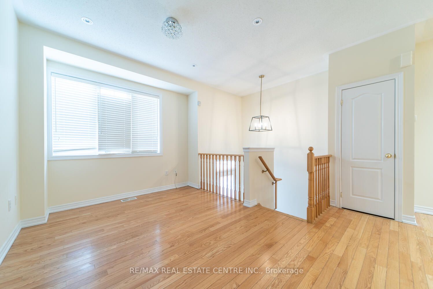1449 Granrock Crescent