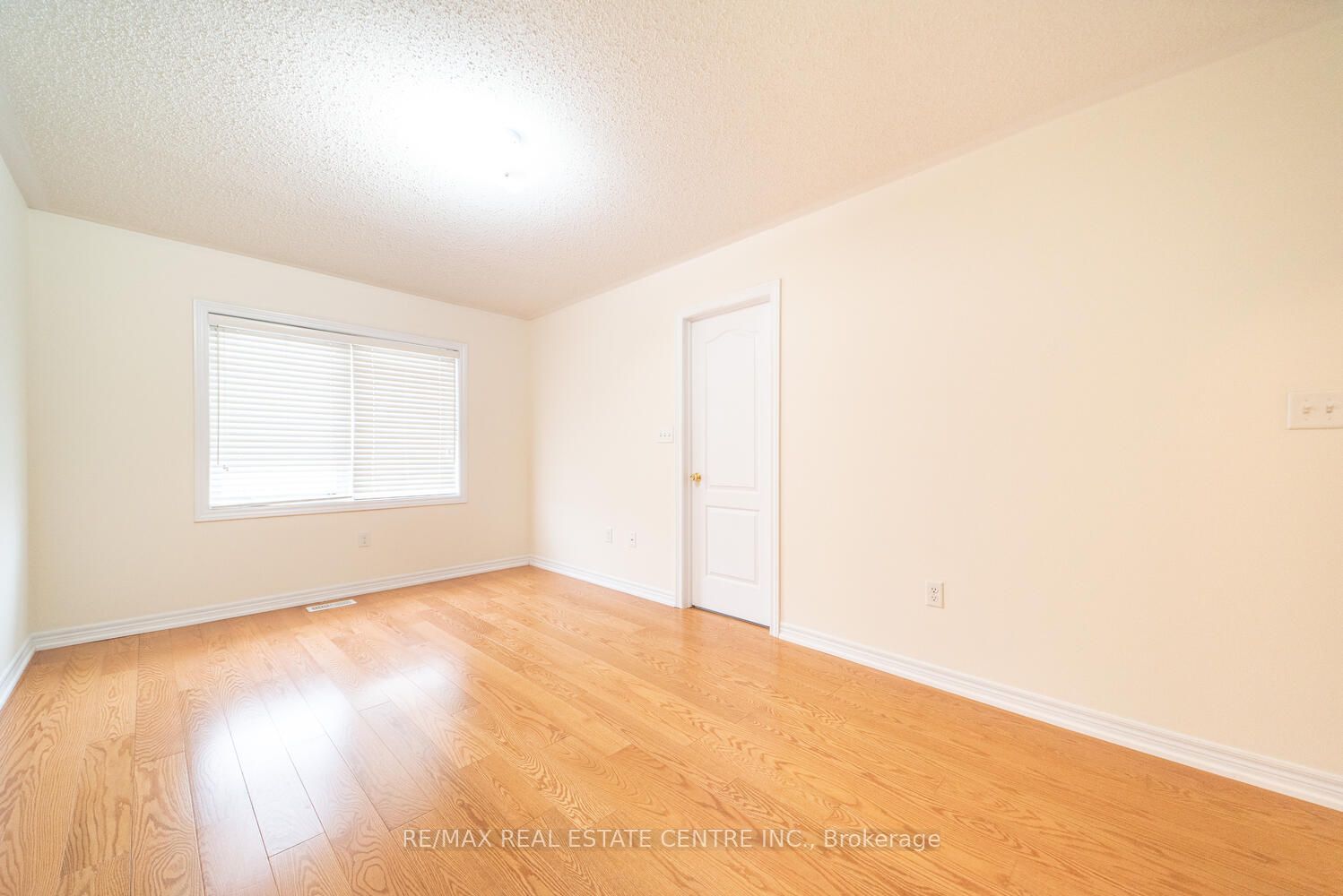 1449 Granrock Crescent
