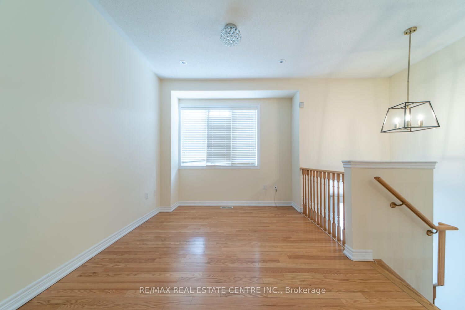 1449 Granrock Crescent