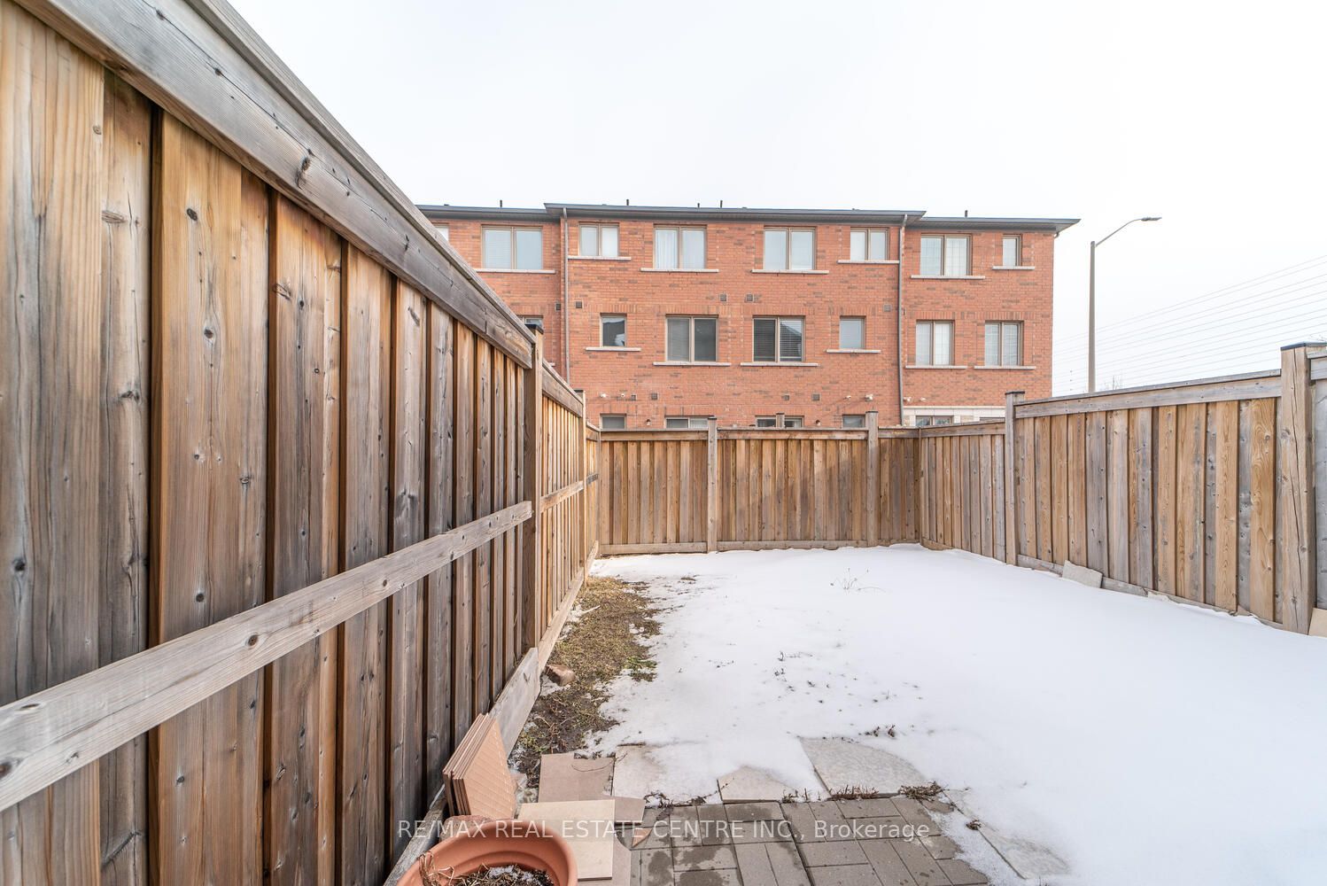1449 Granrock Crescent