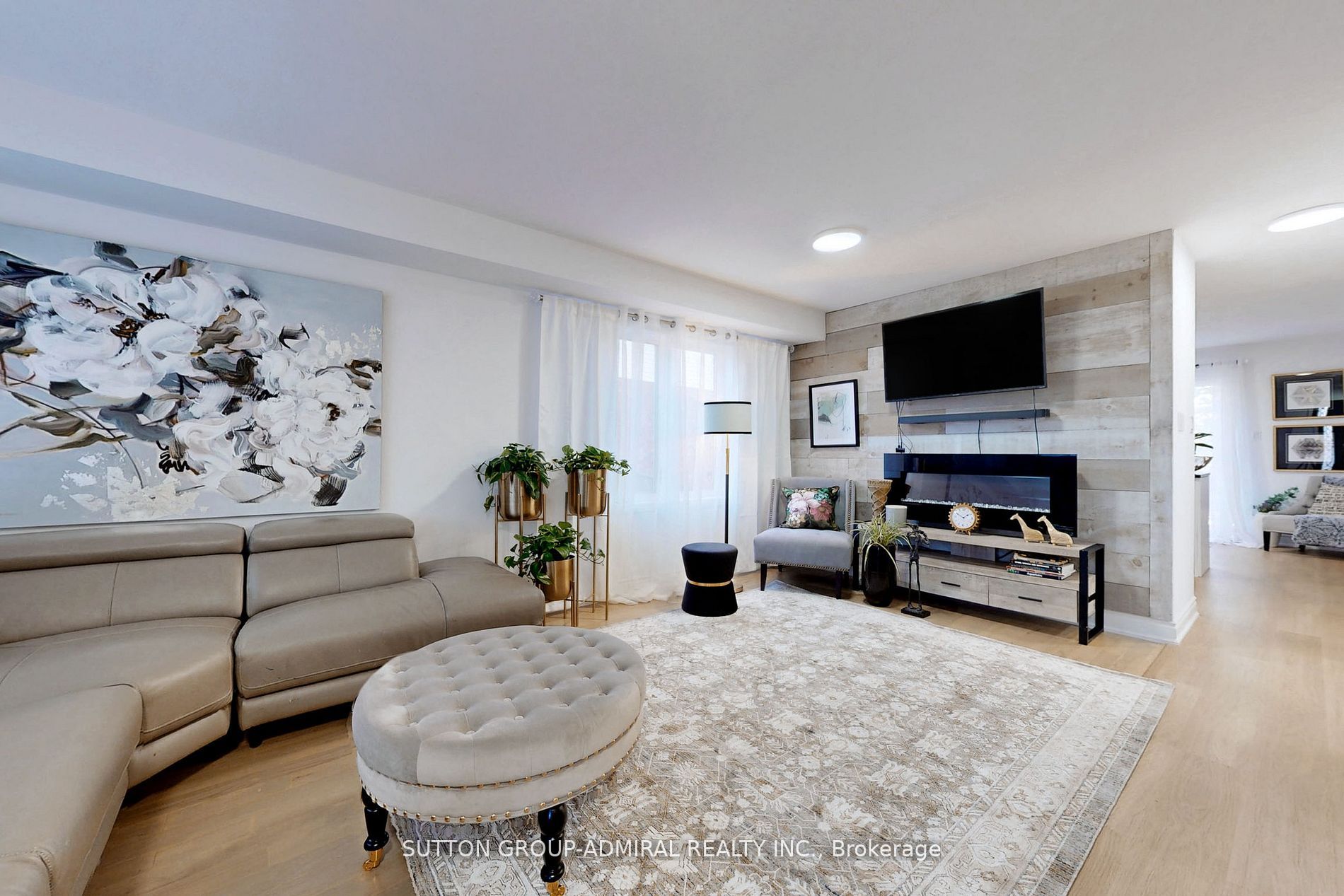 8 Clarke Avenue