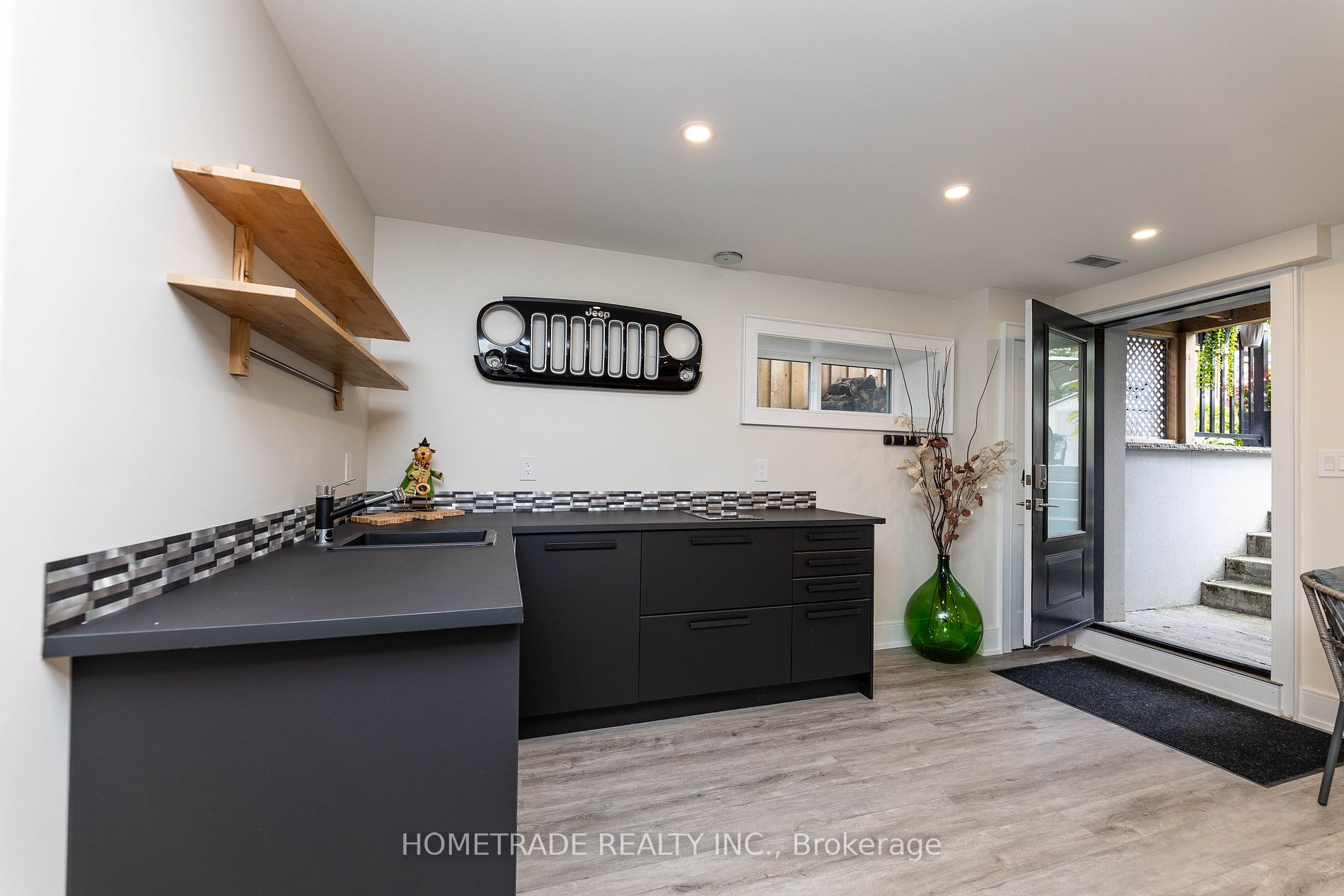 53 Culnan Avenue E