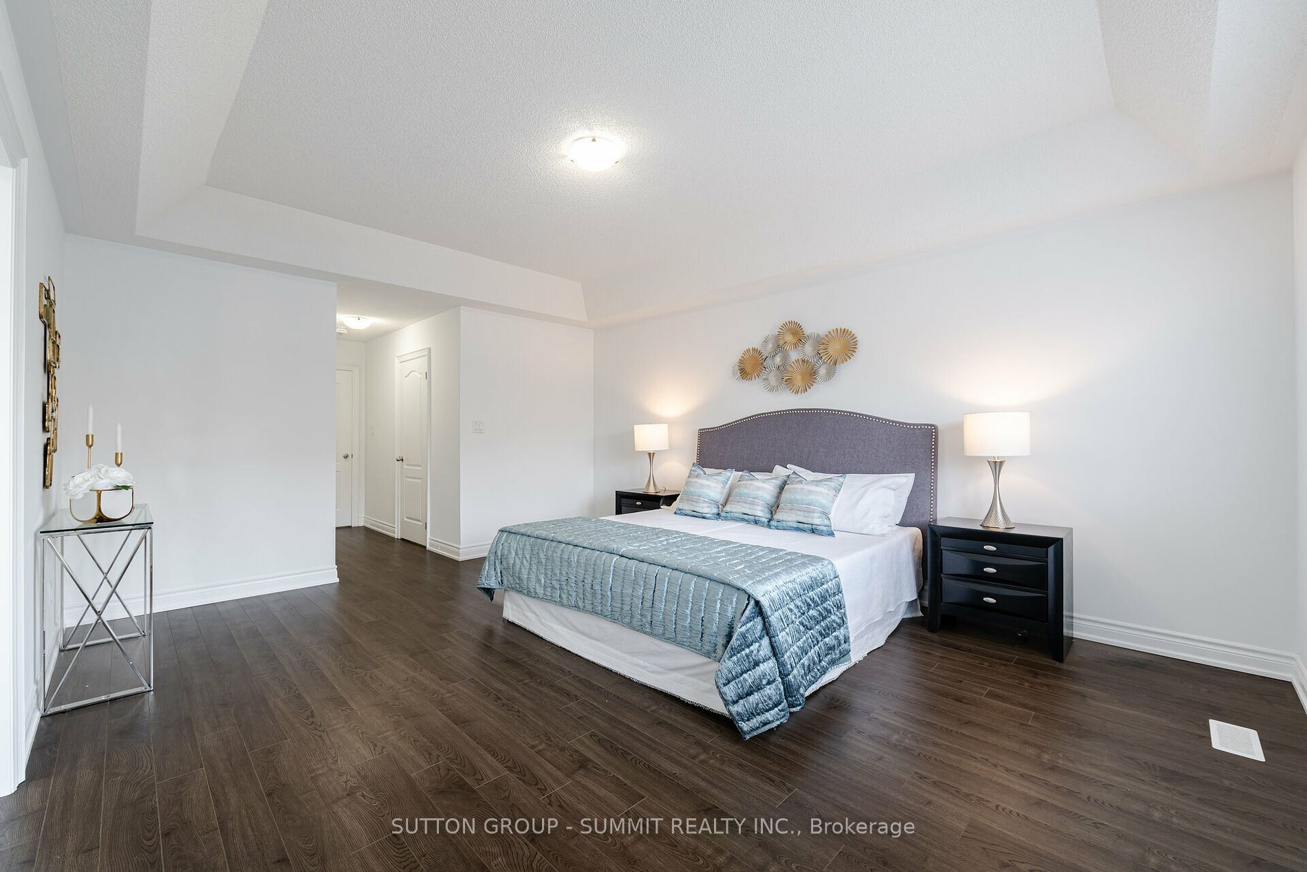 13 Lady Evelyn Crescent