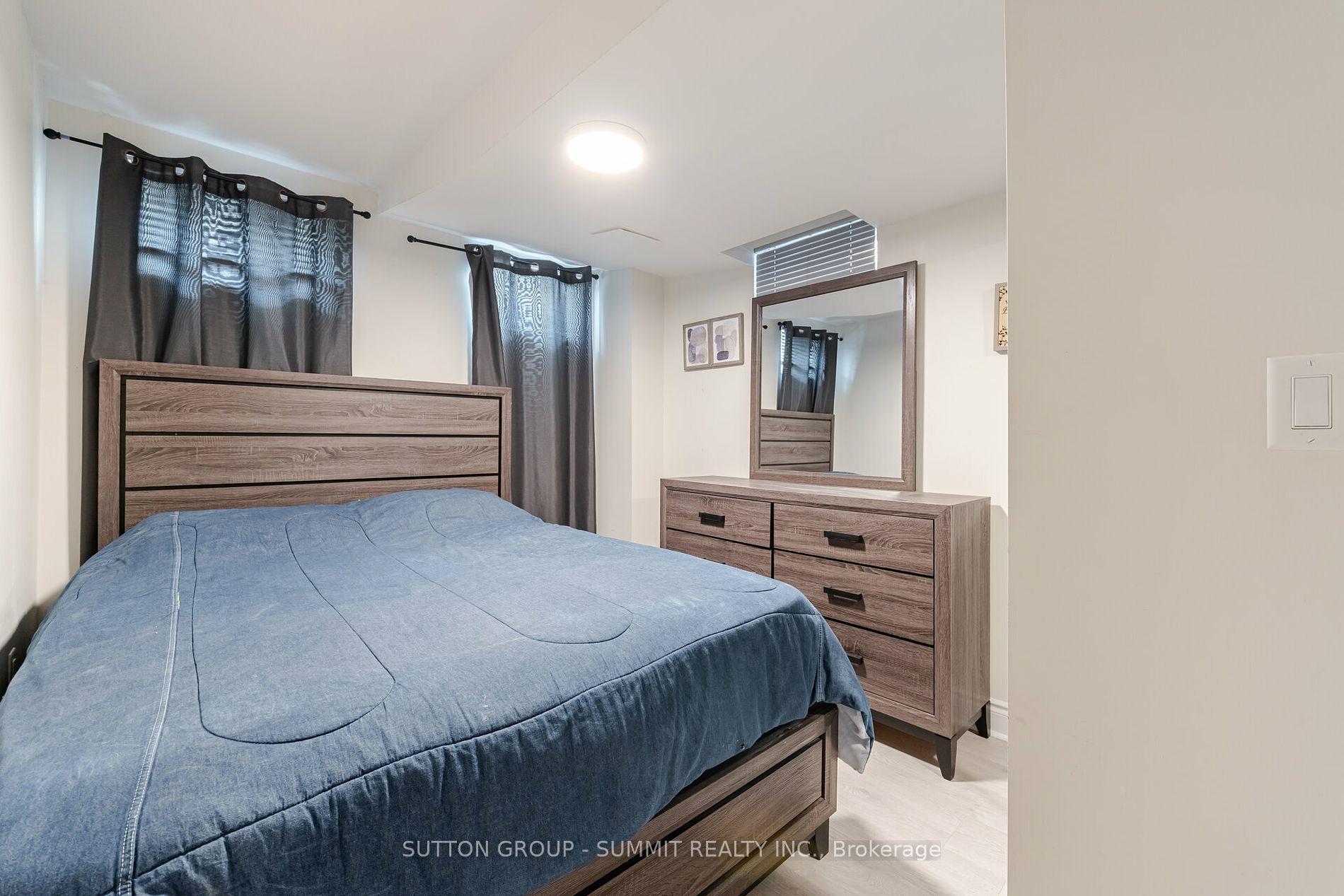 13 Lady Evelyn Crescent