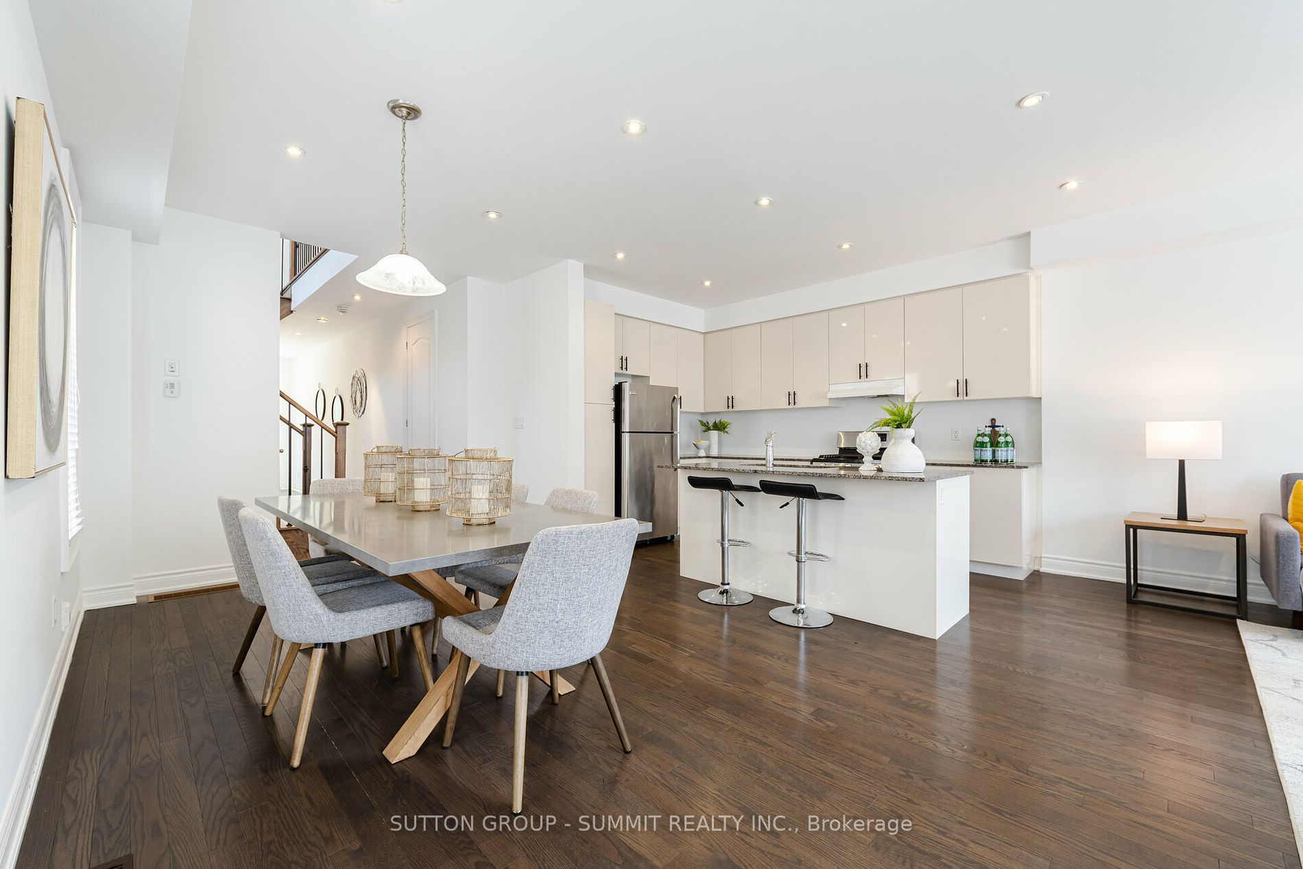 13 Lady Evelyn Crescent