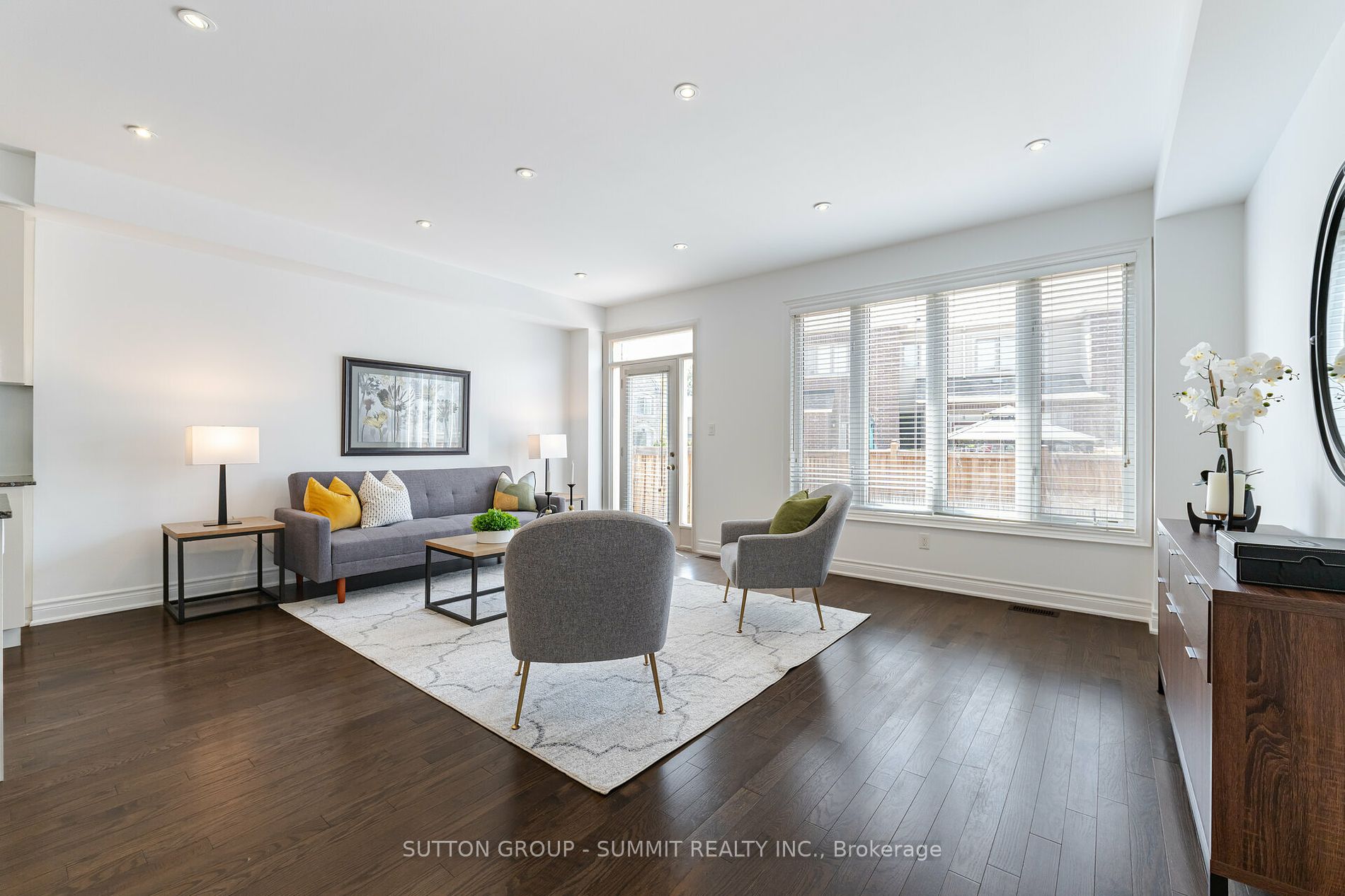 13 Lady Evelyn Crescent