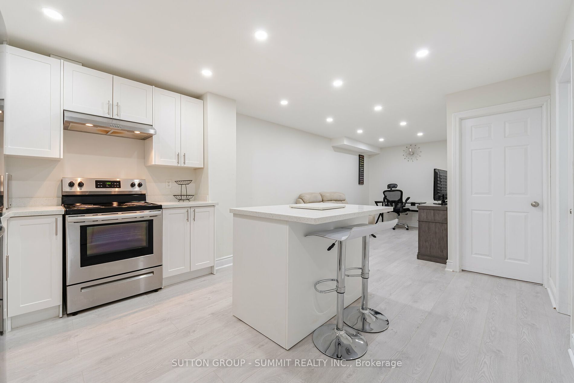 13 Lady Evelyn Crescent