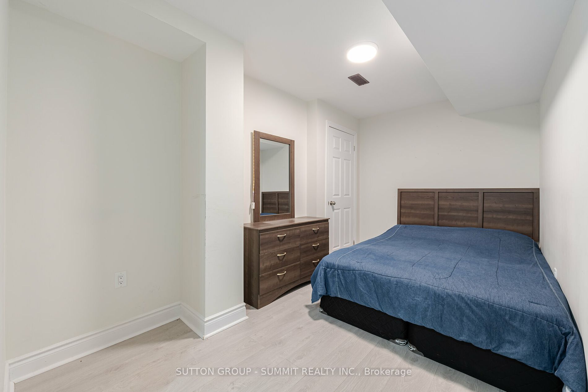 13 Lady Evelyn Crescent
