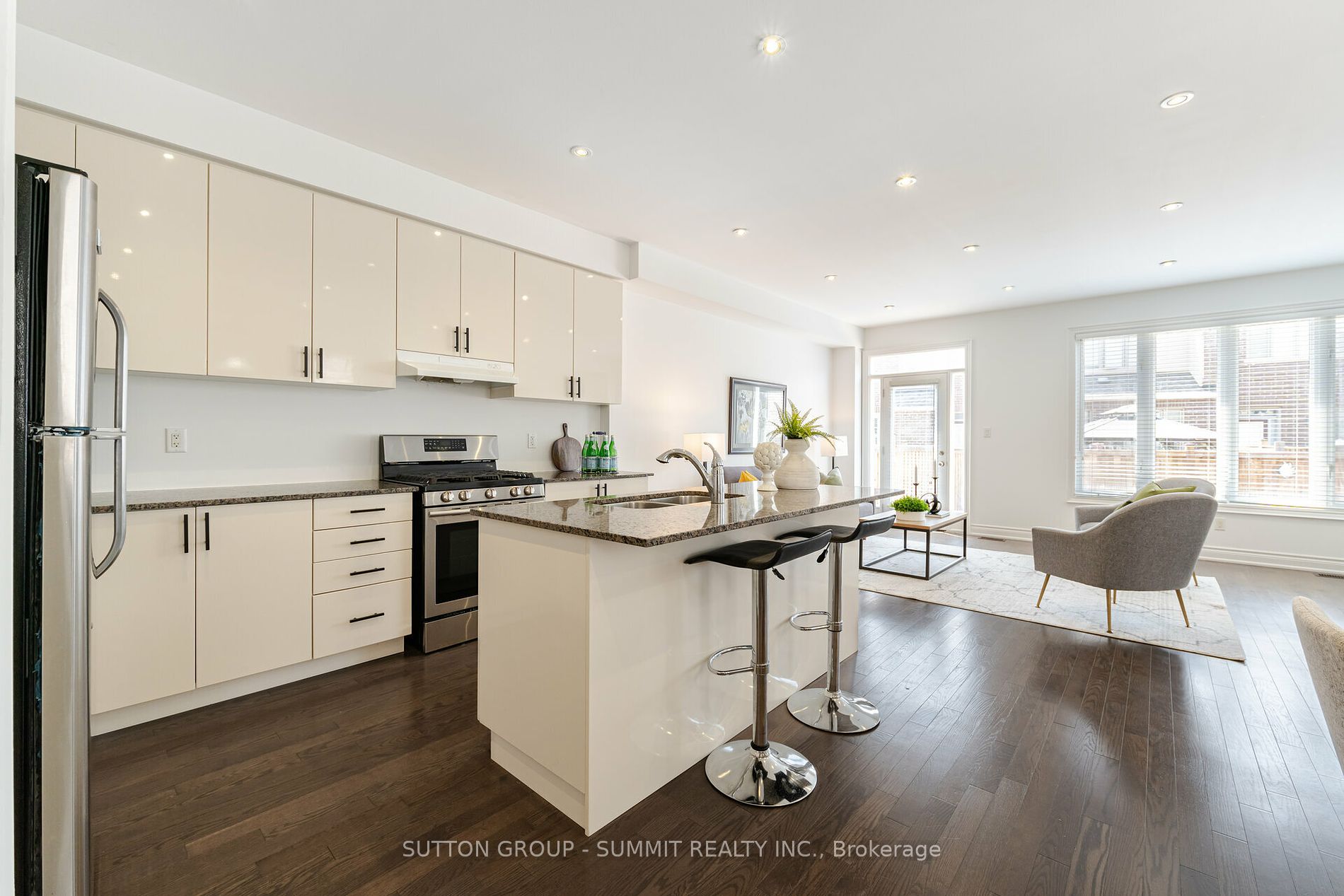 13 Lady Evelyn Crescent