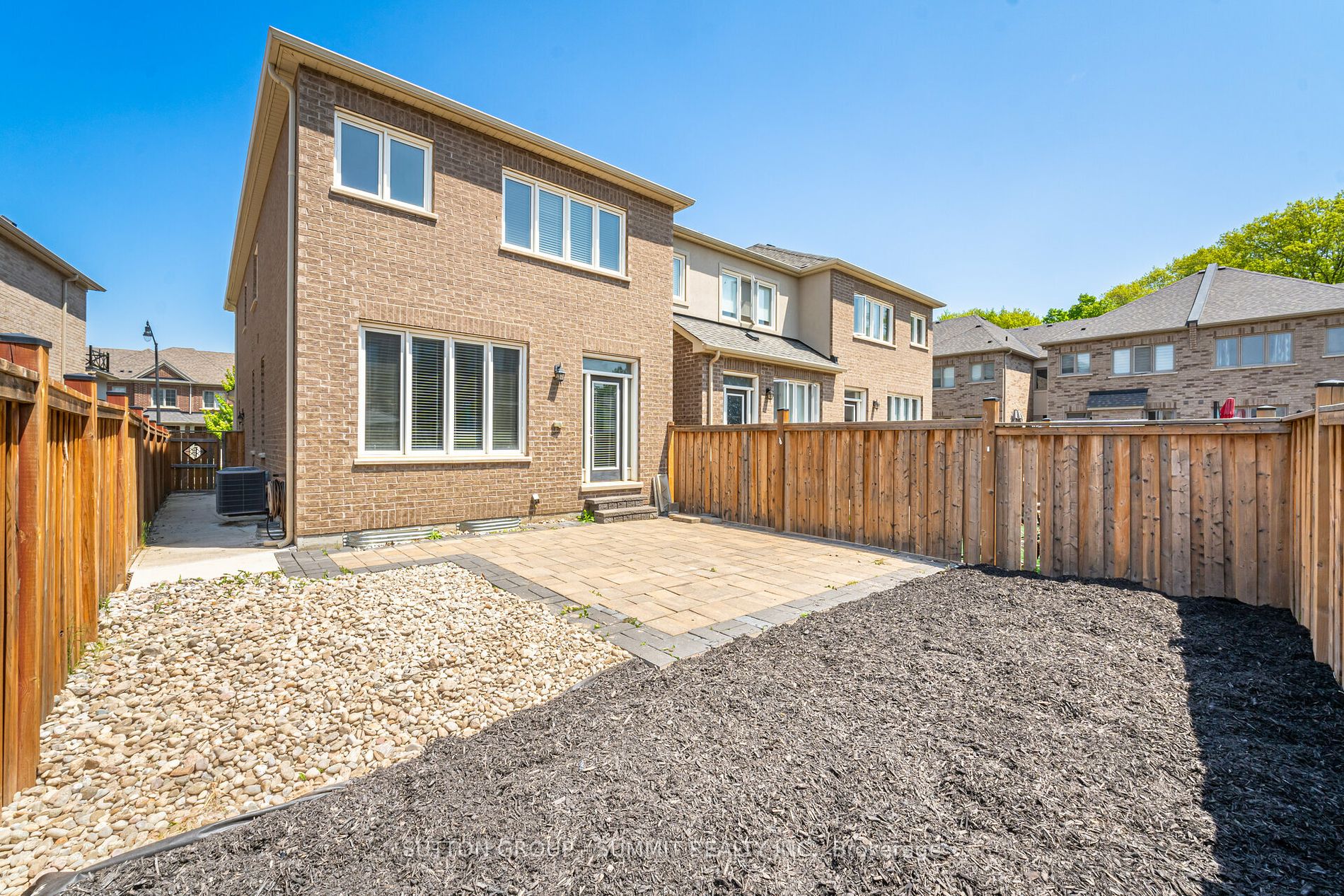 13 Lady Evelyn Crescent
