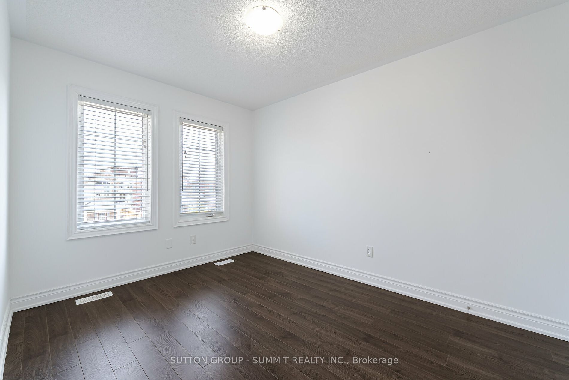 13 Lady Evelyn Crescent