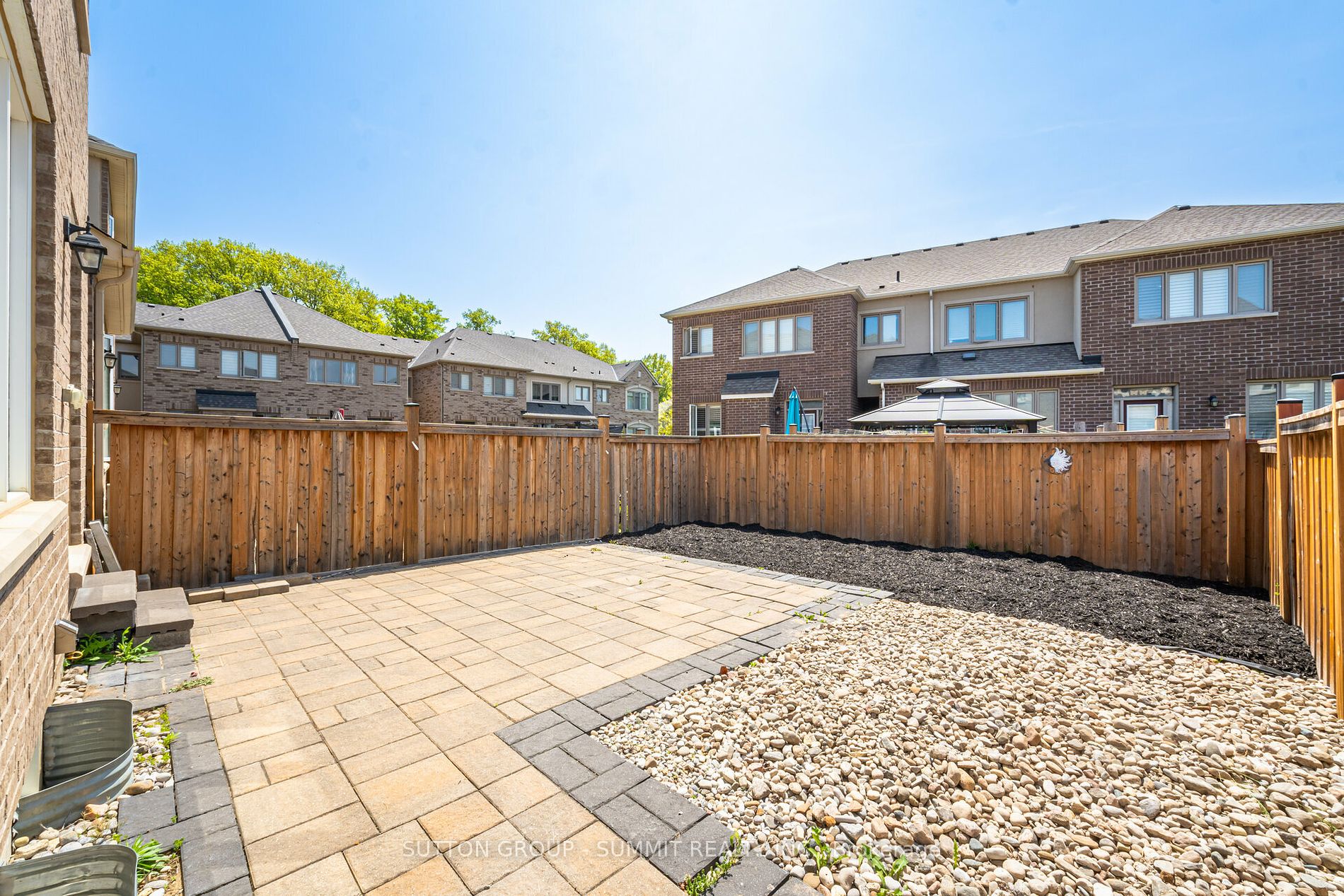 13 Lady Evelyn Crescent