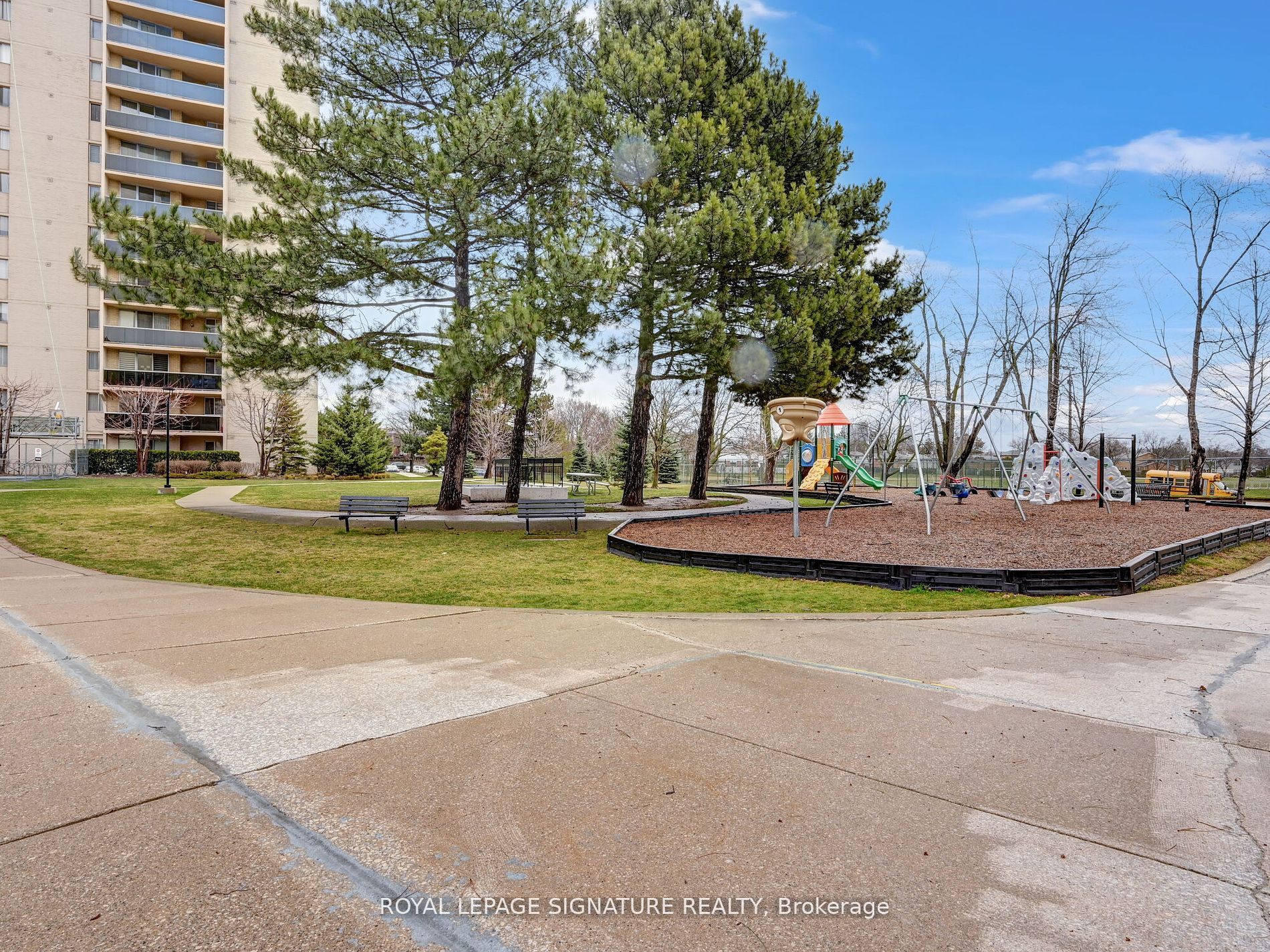 812 Burnhamthorpe Rd, #Ph04
