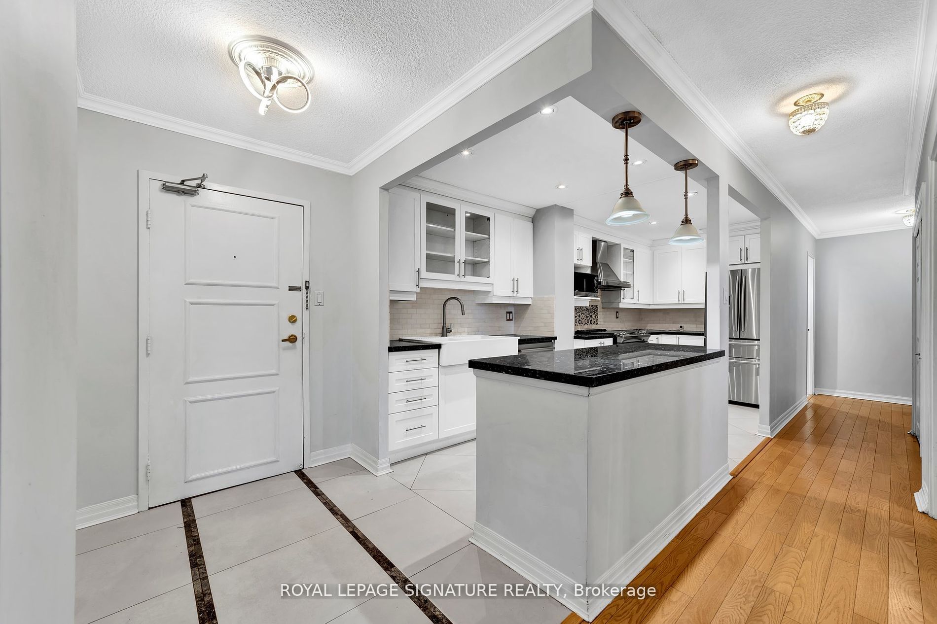 812 Burnhamthorpe Rd, #Ph04