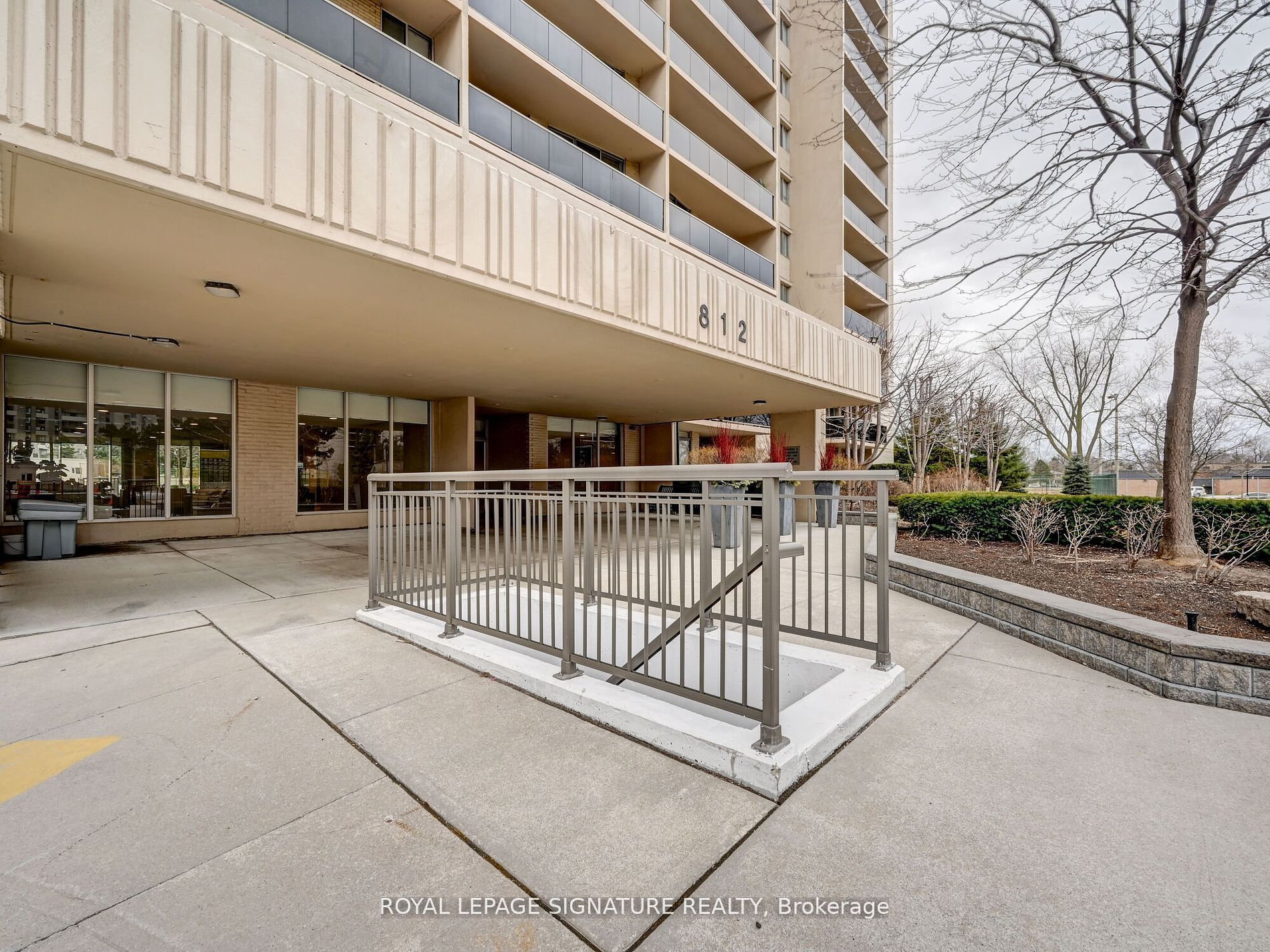 812 Burnhamthorpe Rd, #Ph04