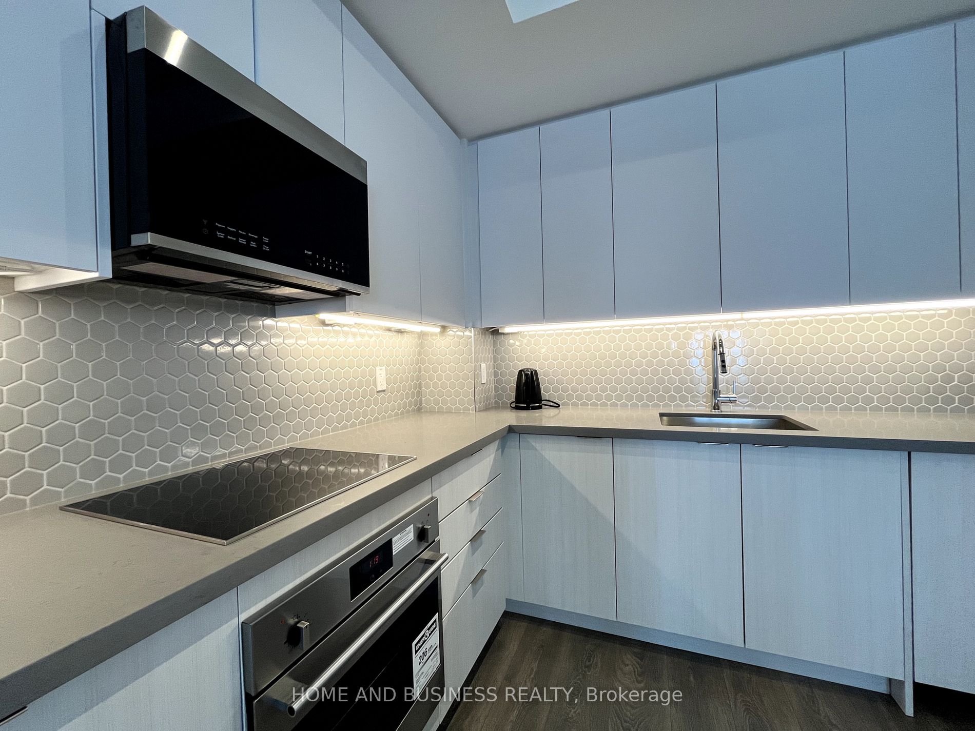 297 Oak Walk Dr, #808