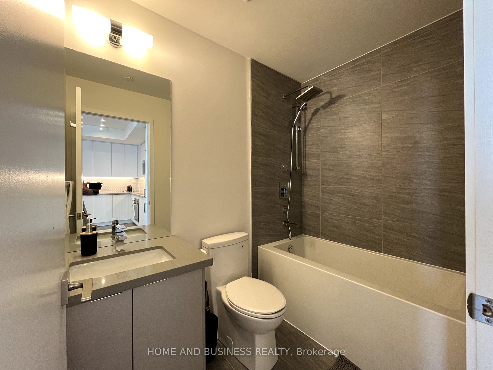 297 Oak Walk Dr, #808