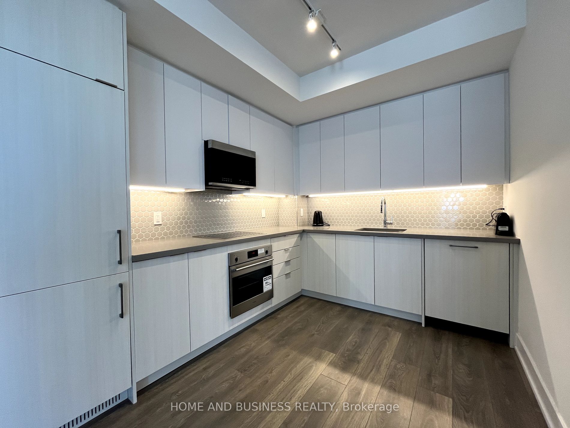 297 Oak Walk Dr, #808