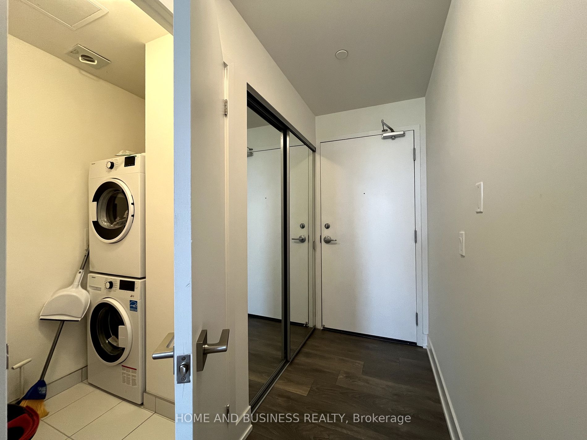 297 Oak Walk Dr, #808