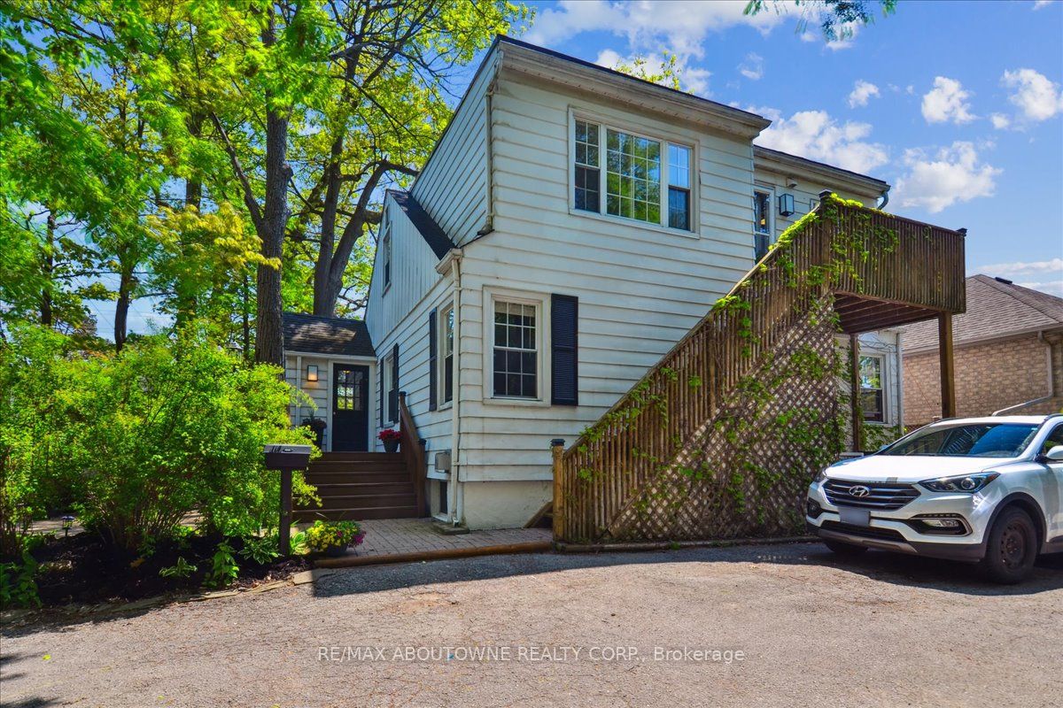 65 Mineola Road E