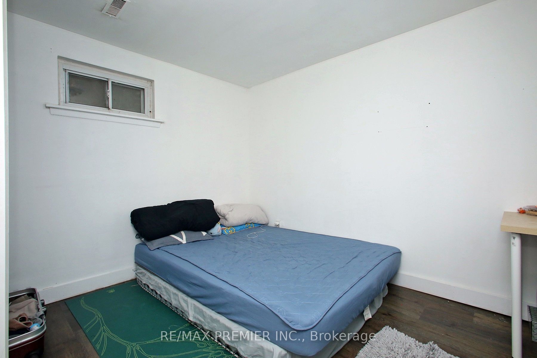 7 Gosford Boulevard, #1