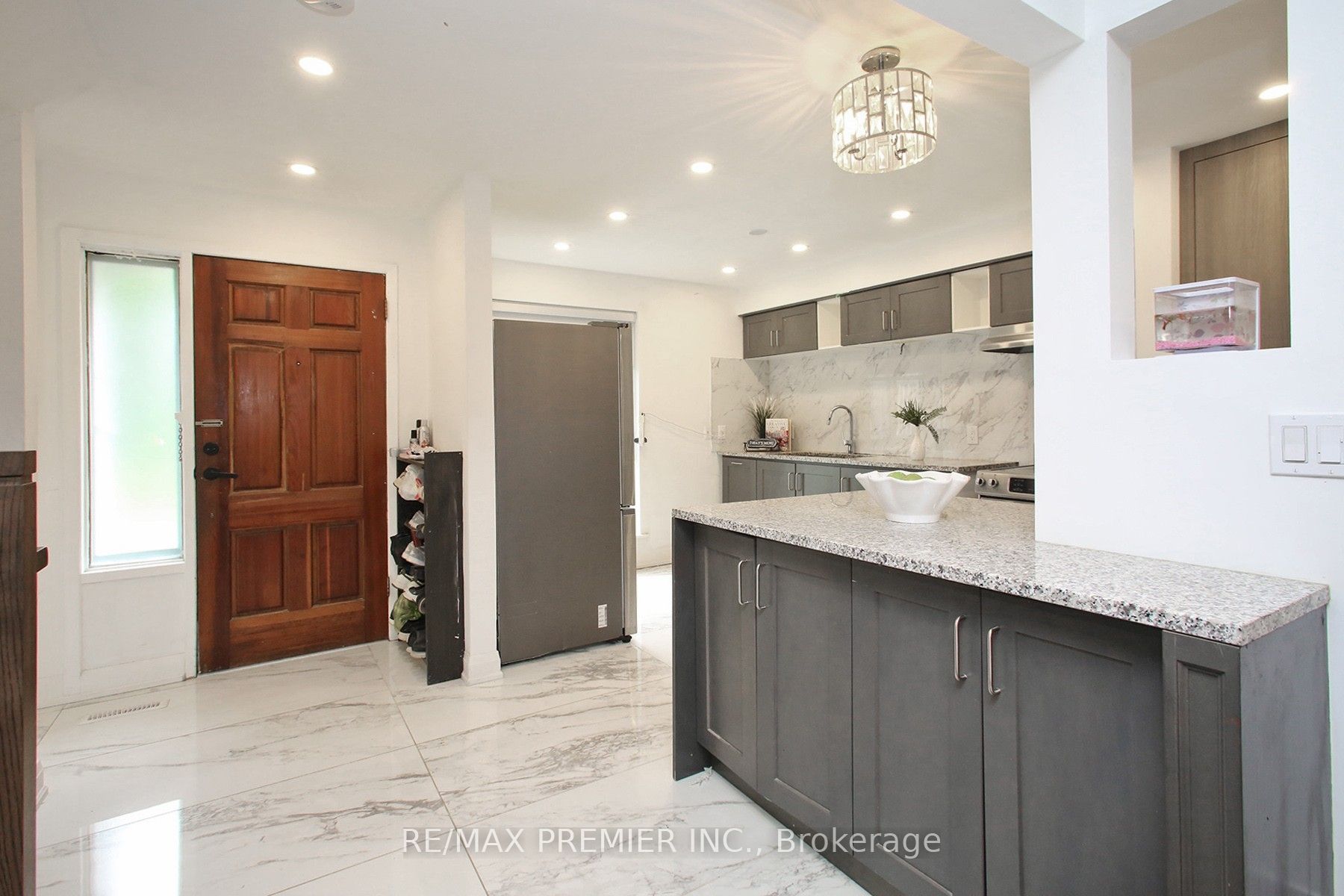 7 Gosford Boulevard, #1