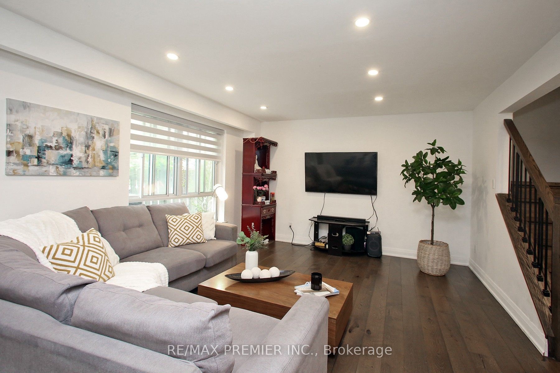 7 Gosford Boulevard, #1