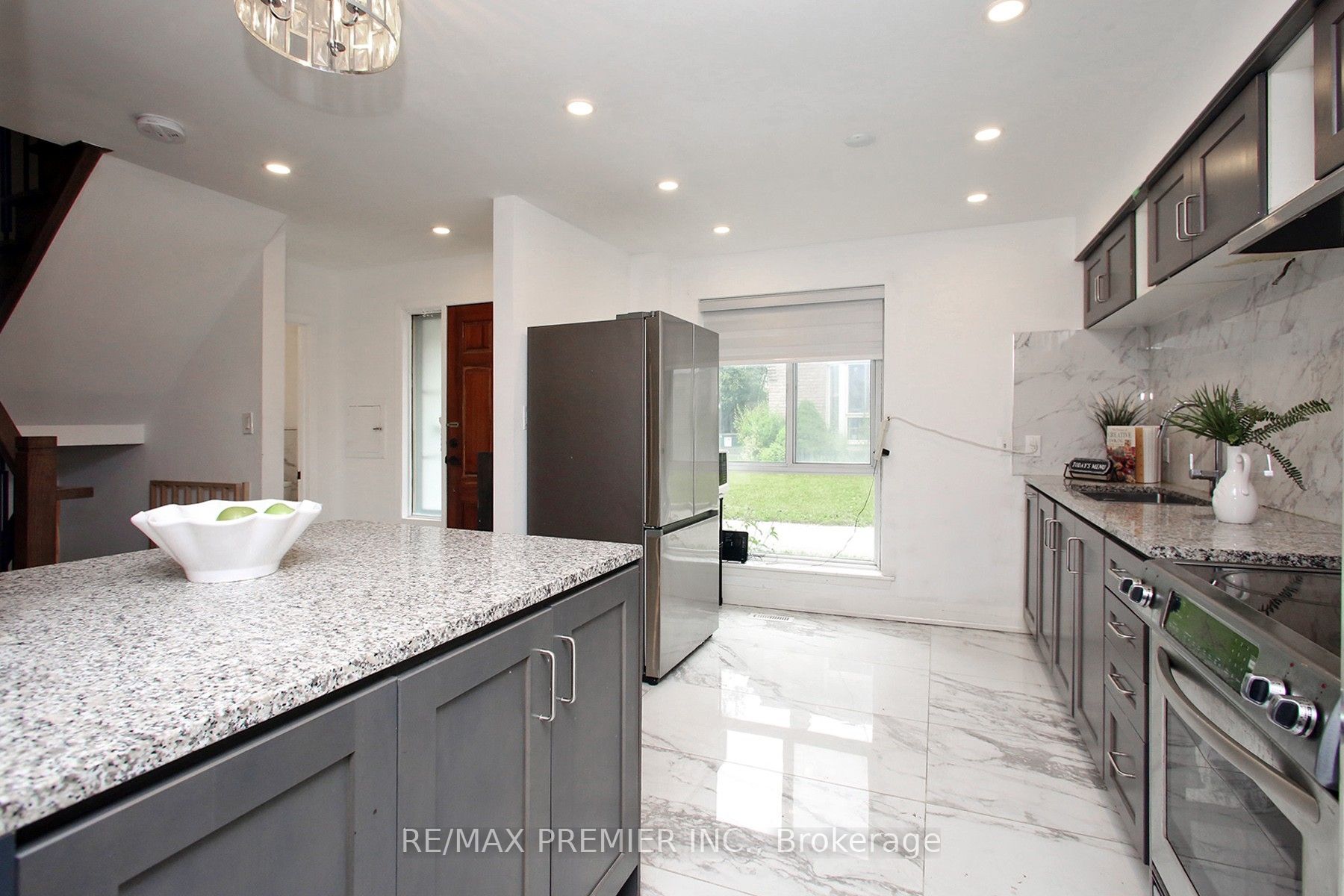 7 Gosford Boulevard, #1
