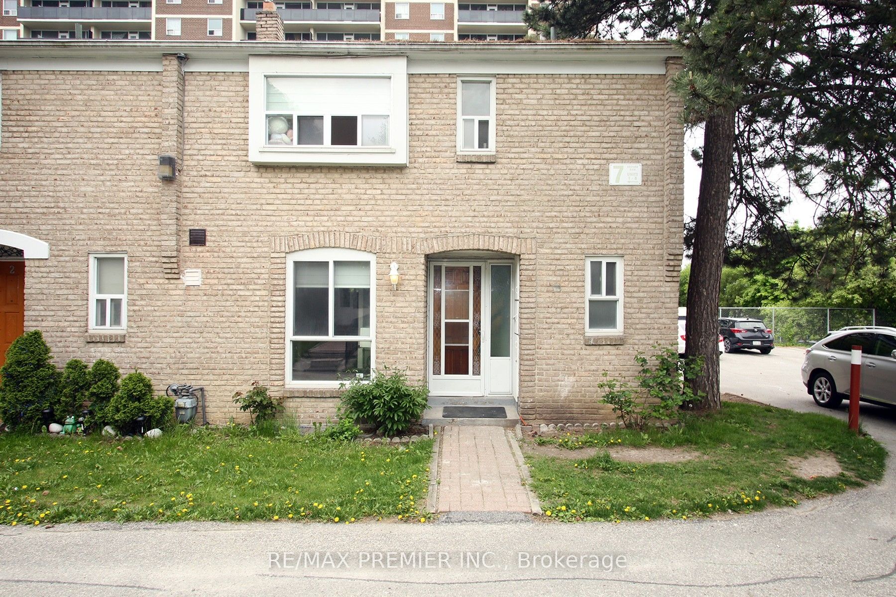 7 Gosford Boulevard, #1