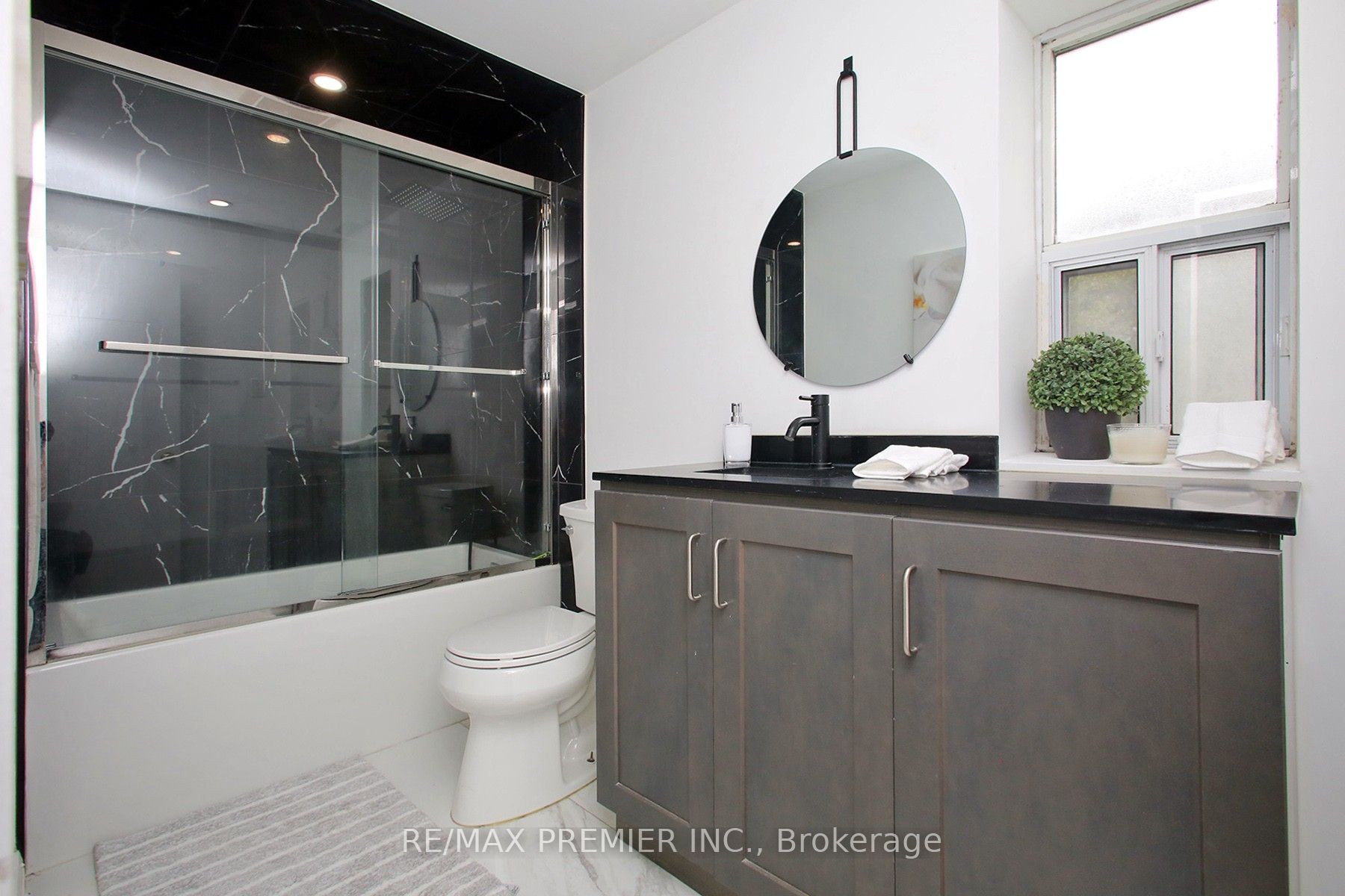 7 Gosford Boulevard, #1