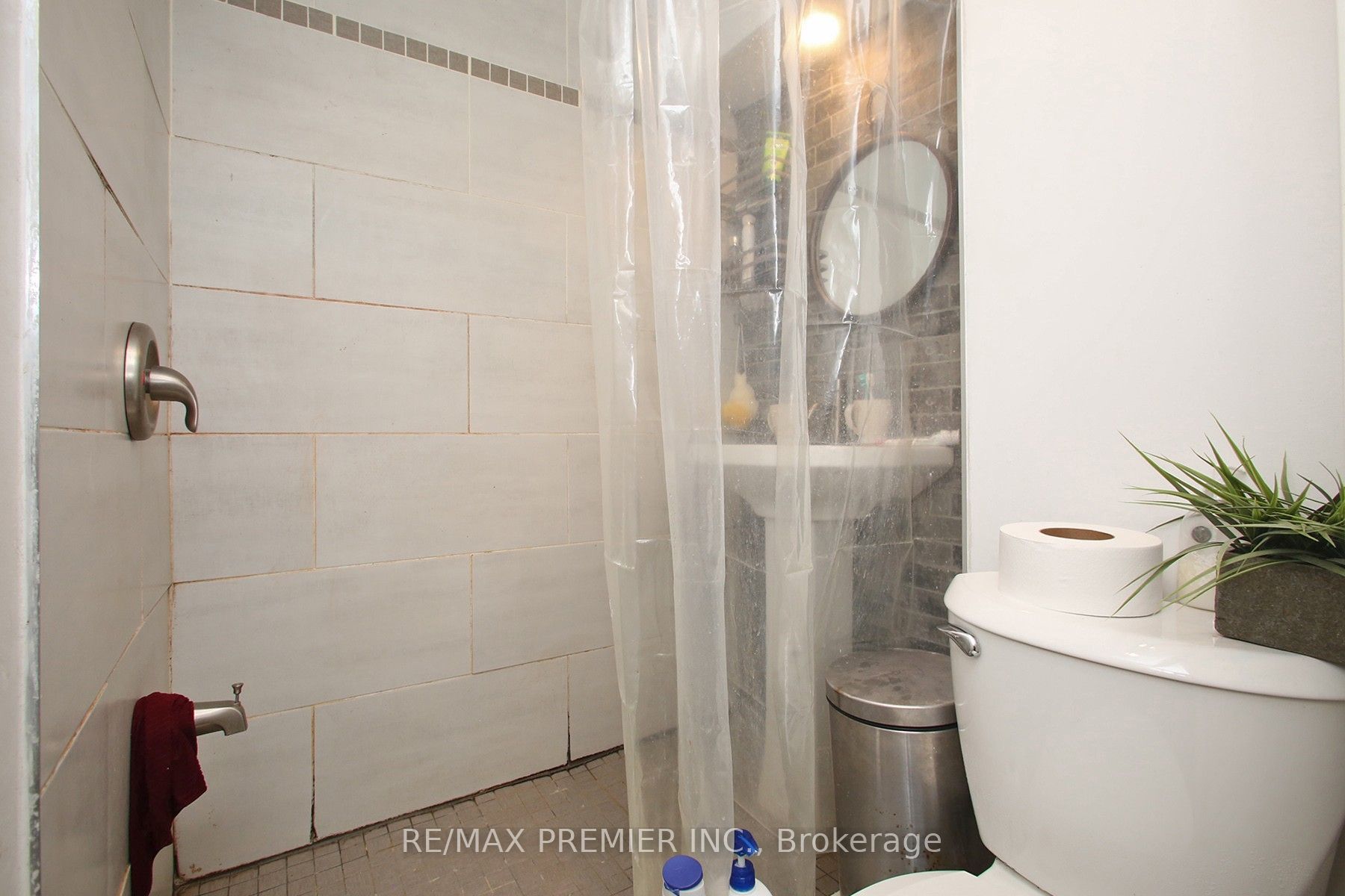 7 Gosford Boulevard, #1