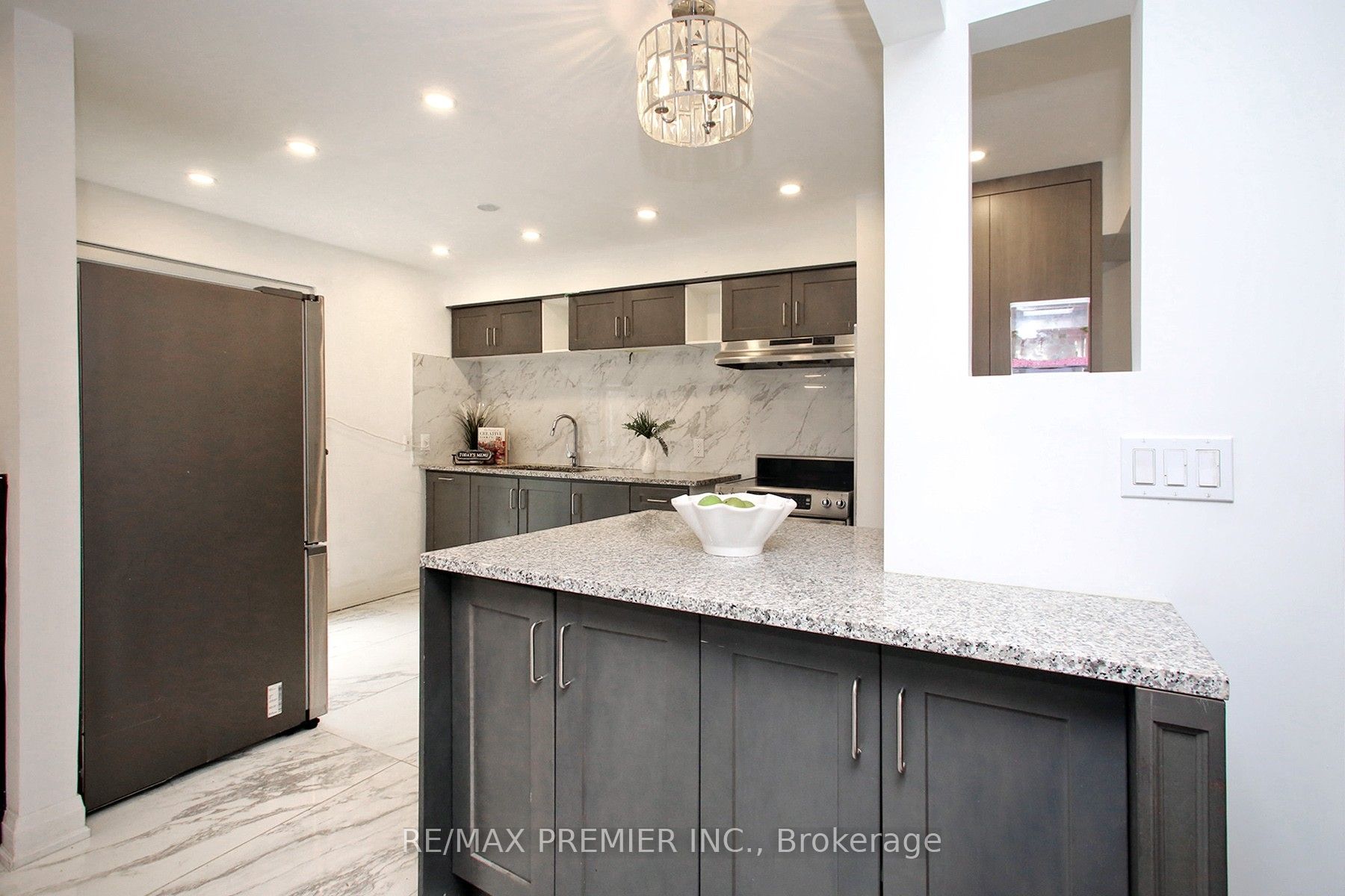 7 Gosford Boulevard, #1