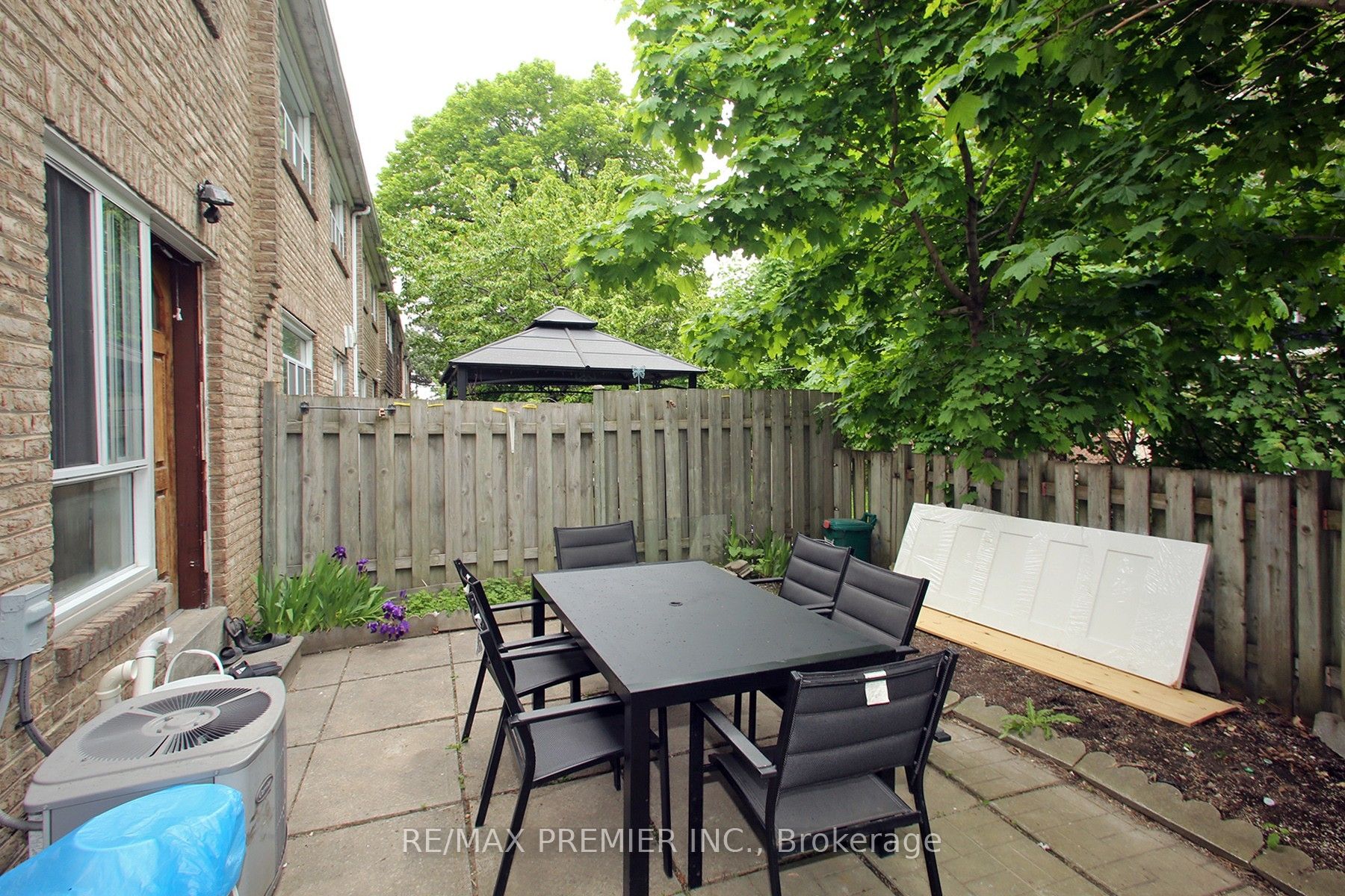 7 Gosford Boulevard, #1