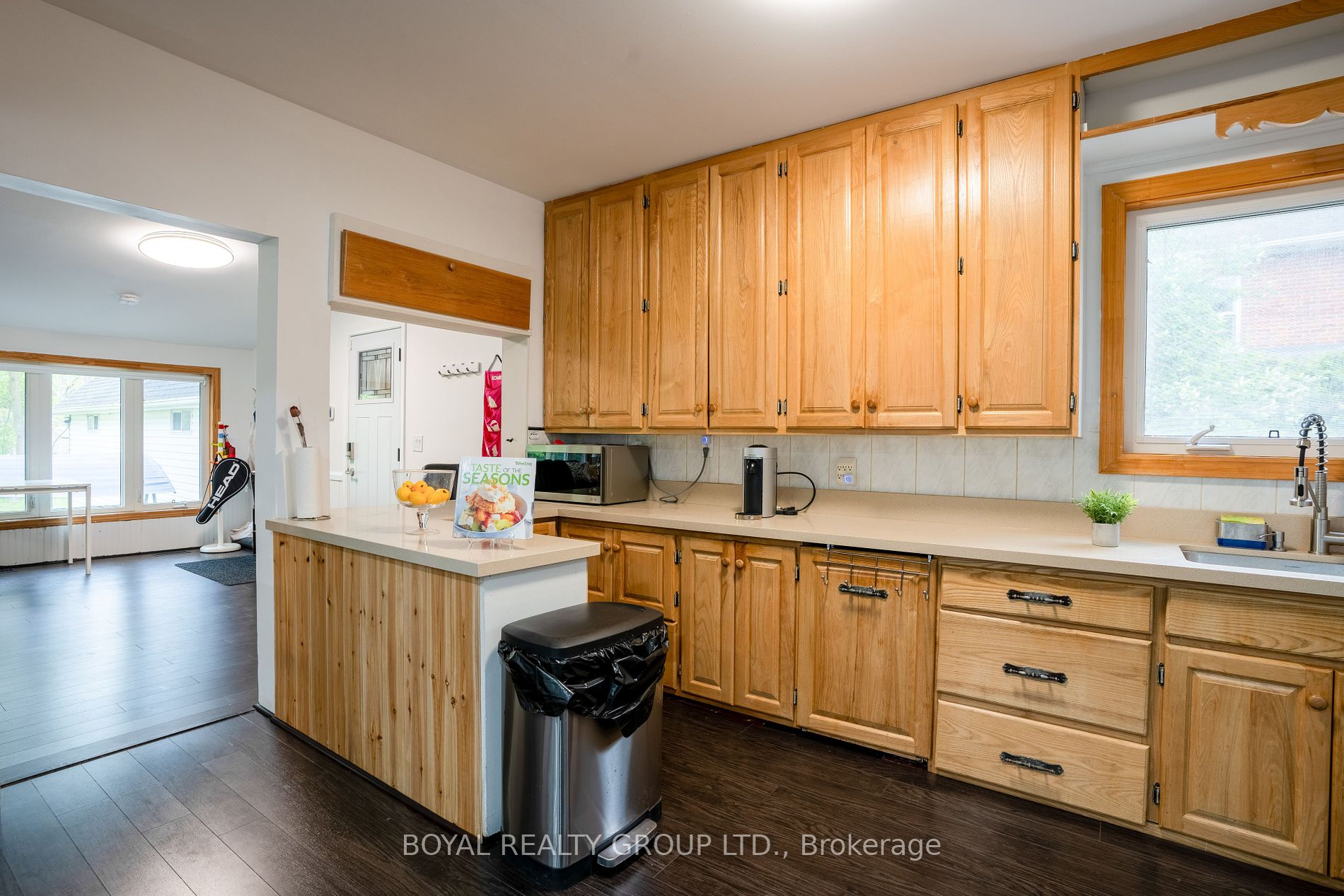 88 King Street W