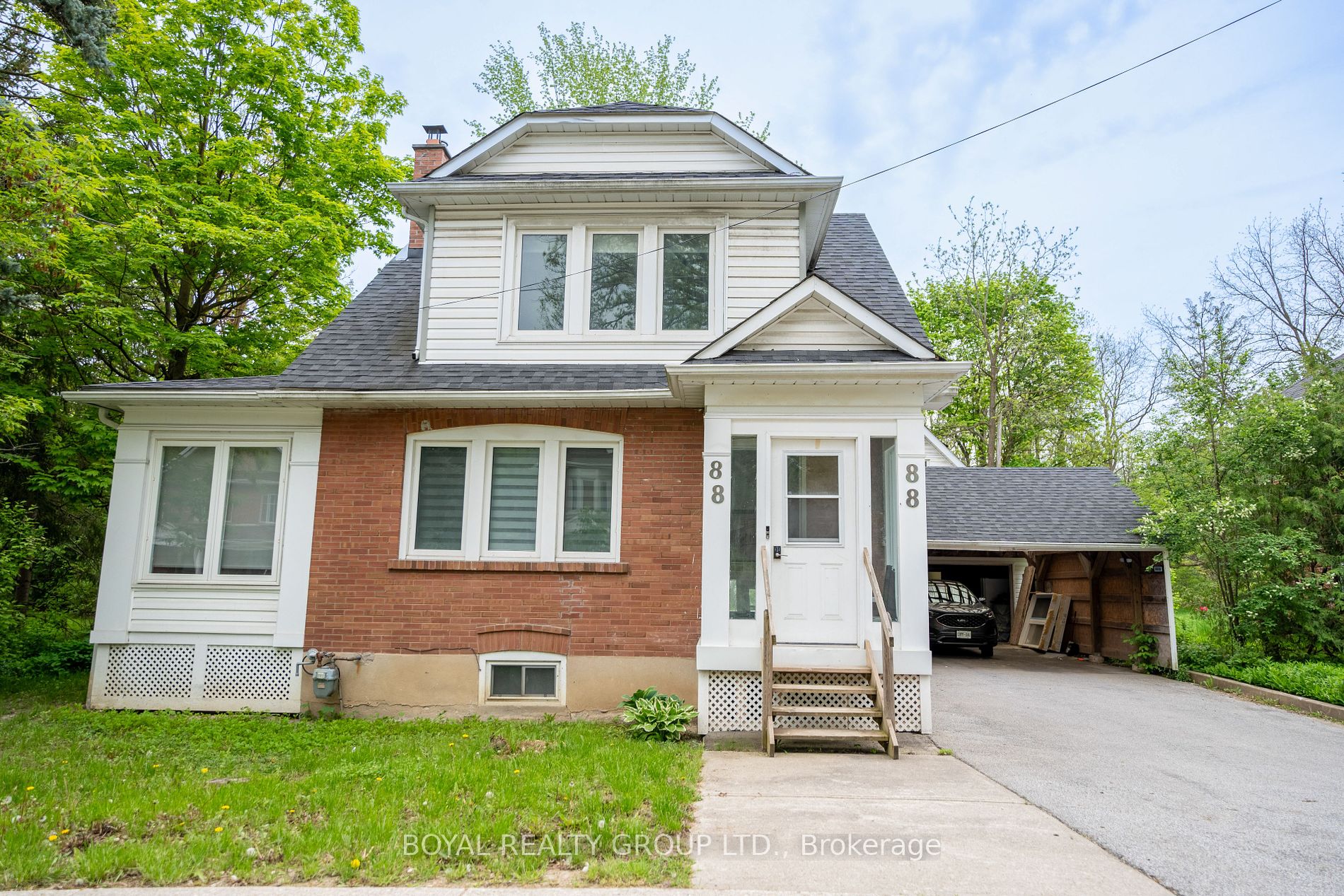 88 King Street W
