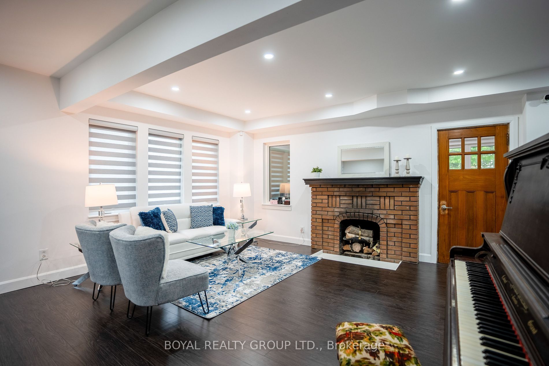 88 King Street W