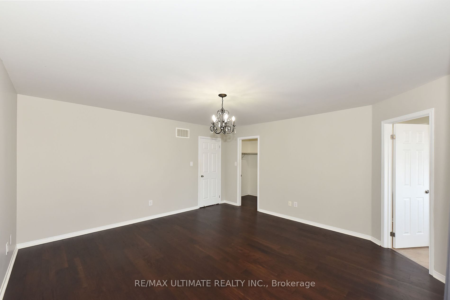 27 La Roche Avenue