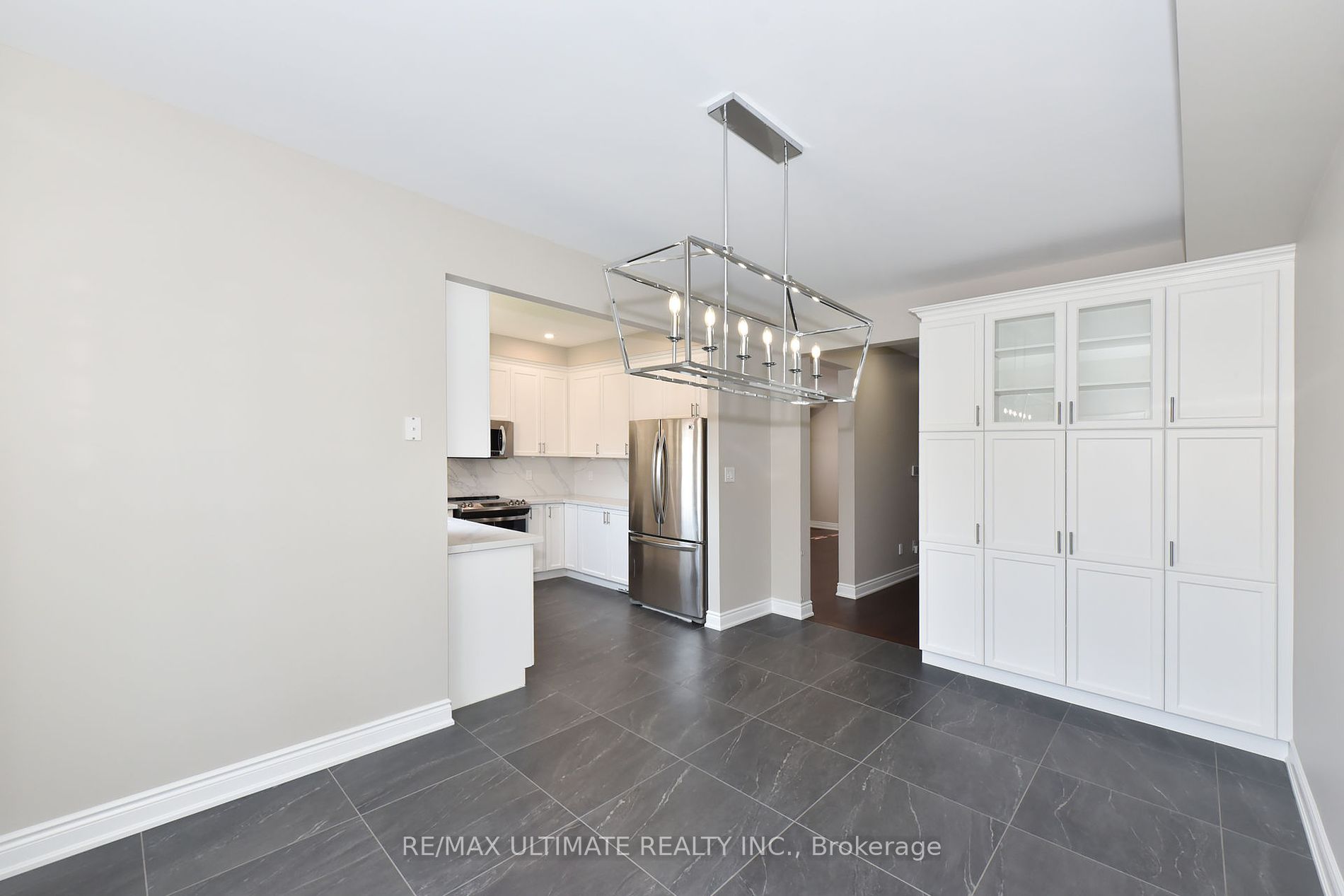 27 La Roche Avenue