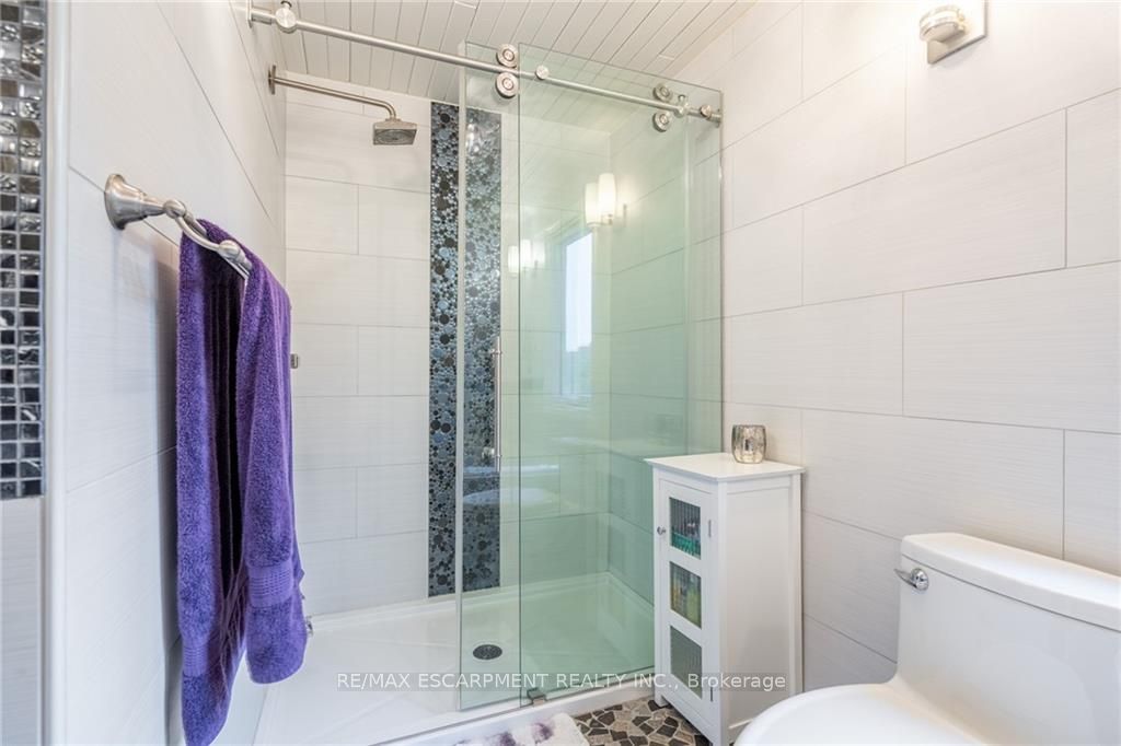 3300 Lakeshore Road