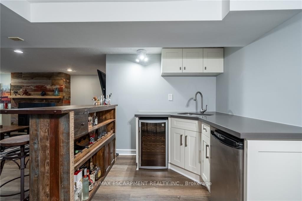 3300 Lakeshore Road