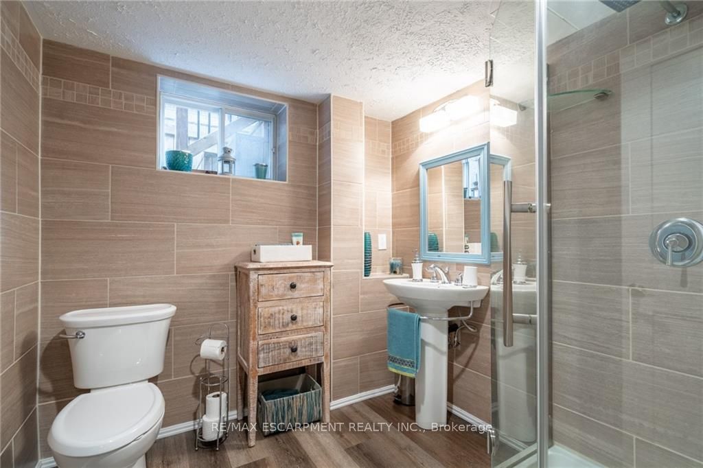3300 Lakeshore Road