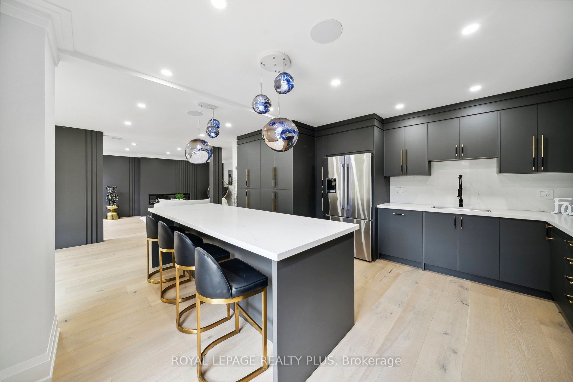 4344 Dallas Court